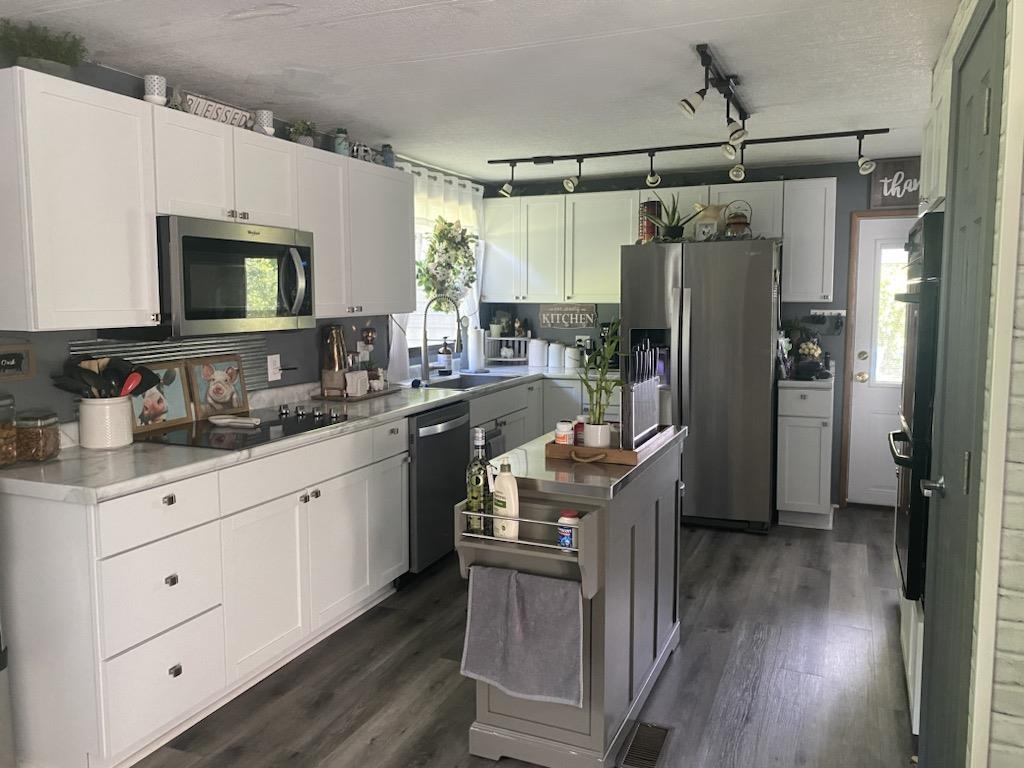 1081 County Rd 25 W, Rockport, IN, Indiana 47635, 3 Bedrooms Bedrooms, ,2 BathroomsBathrooms,Manufactured Home,For Sale,County Rd 25 W,89642