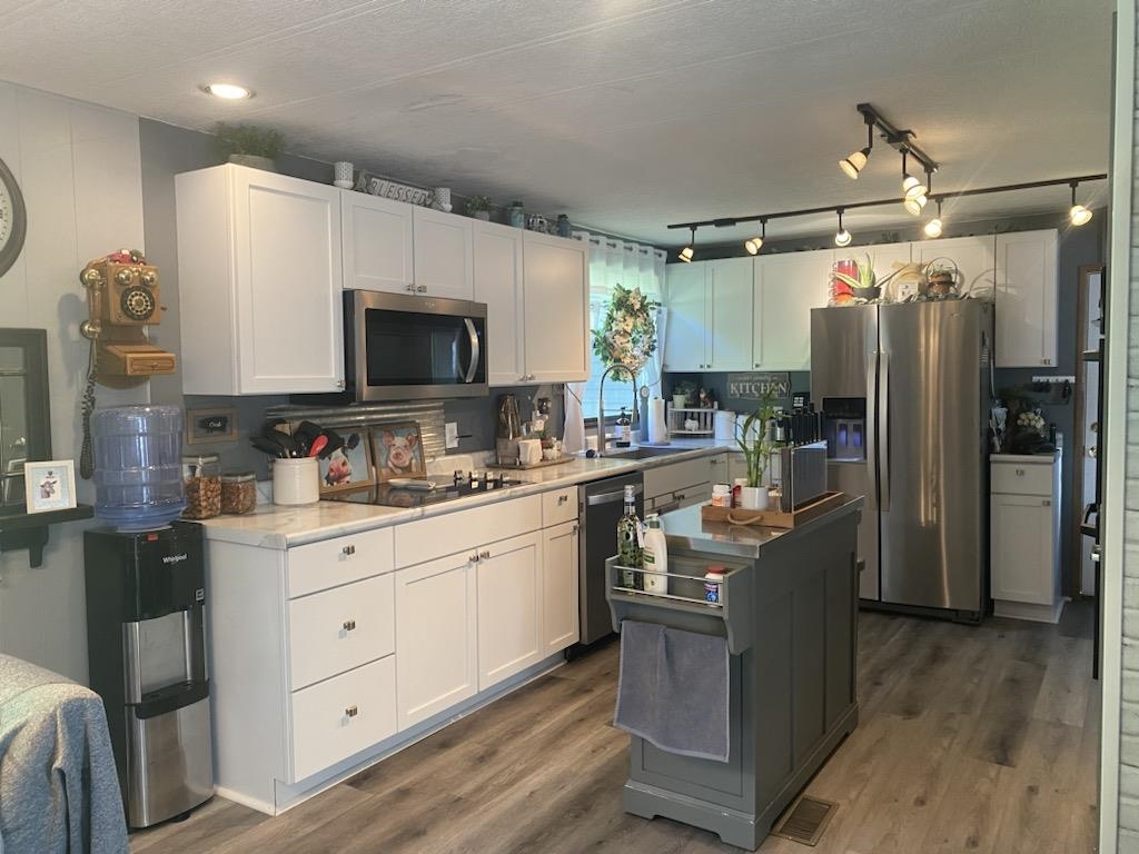 1081 County Rd 25 W, Rockport, IN, Indiana 47635, 3 Bedrooms Bedrooms, ,2 BathroomsBathrooms,Manufactured Home,For Sale,County Rd 25 W,89642