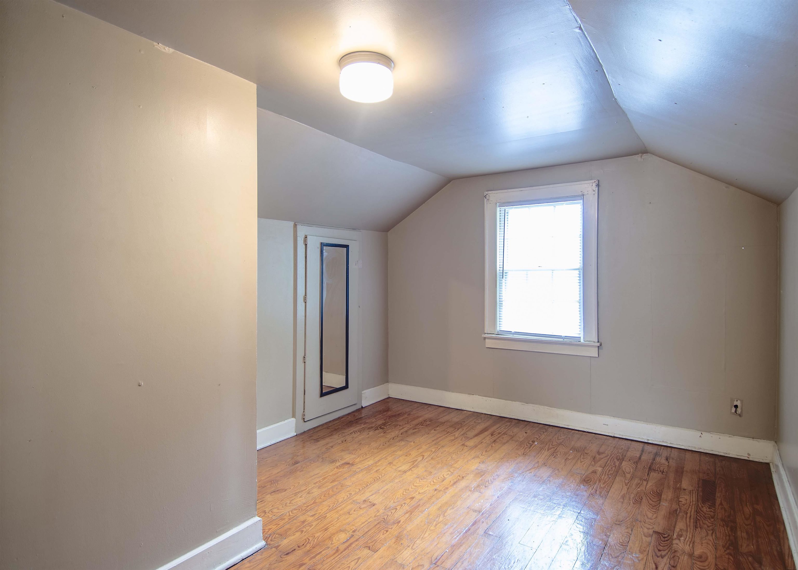 407 22nd Street, Owensboro, Kentucky 42303, 4 Bedrooms Bedrooms, ,1 BathroomBathrooms,Single Family Residence,For Sale,22nd Street,89650