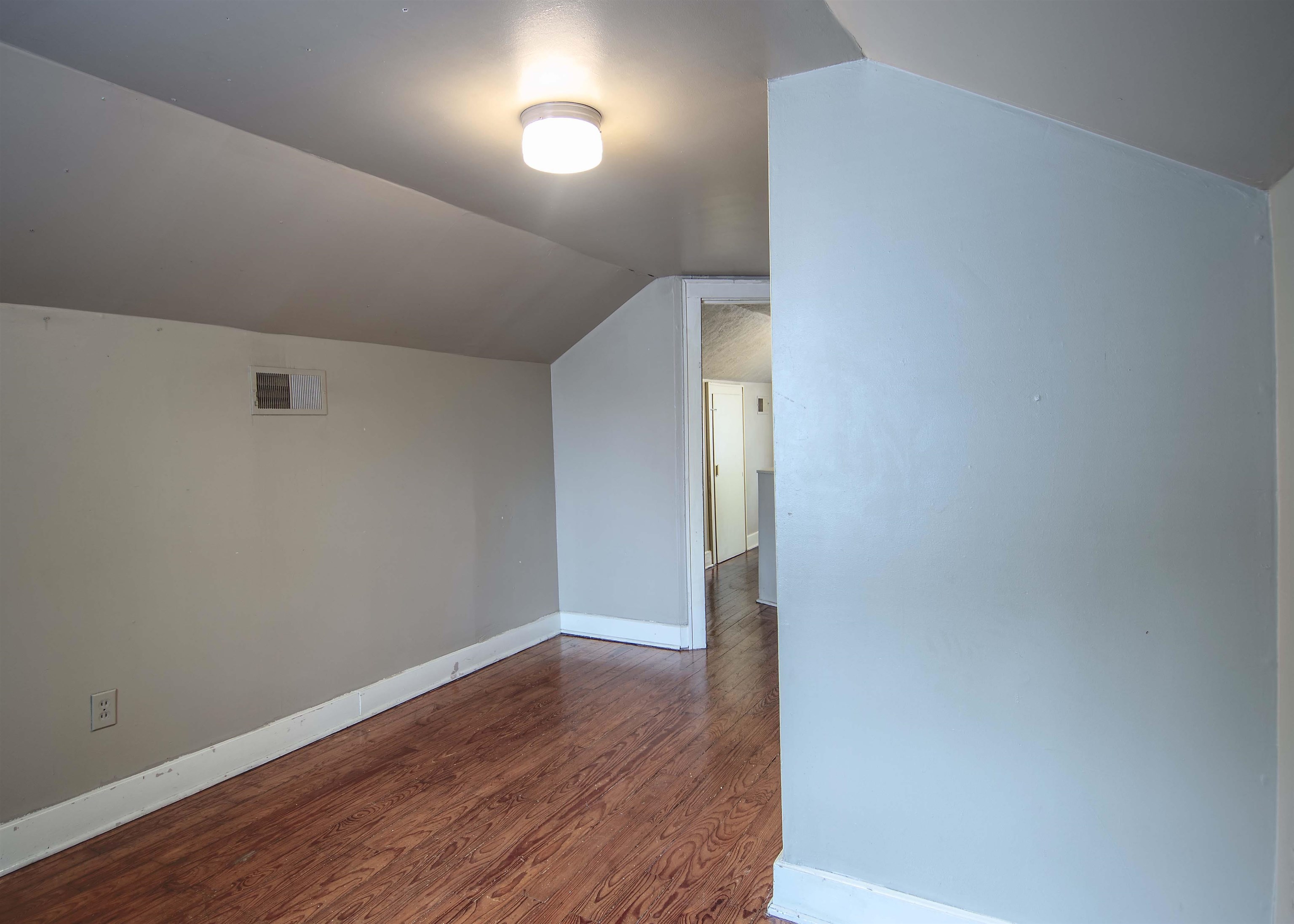 407 22nd Street, Owensboro, Kentucky 42303, 4 Bedrooms Bedrooms, ,1 BathroomBathrooms,Single Family Residence,For Sale,22nd Street,89650