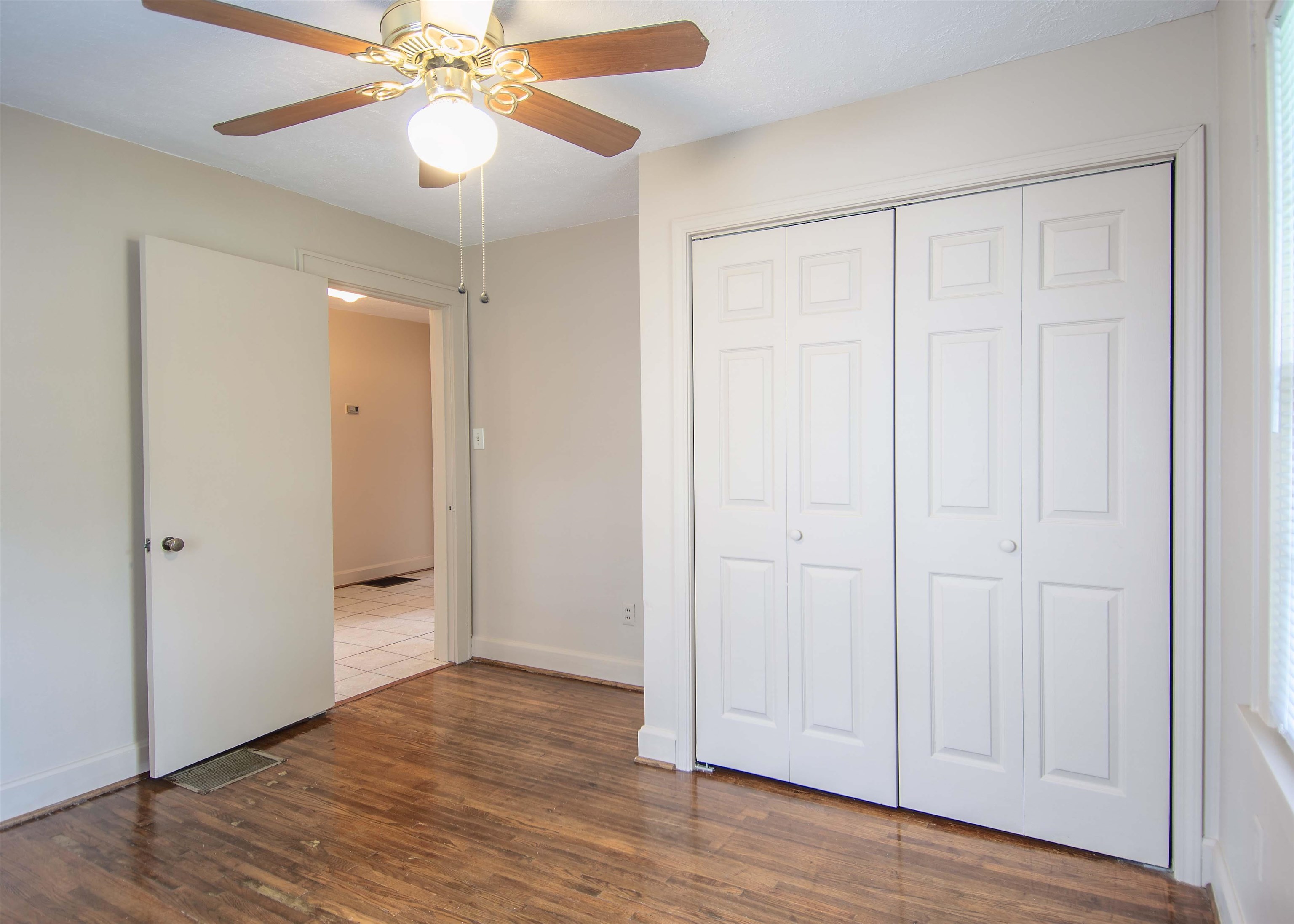 407 22nd Street, Owensboro, Kentucky 42303, 4 Bedrooms Bedrooms, ,1 BathroomBathrooms,Single Family Residence,For Sale,22nd Street,89650