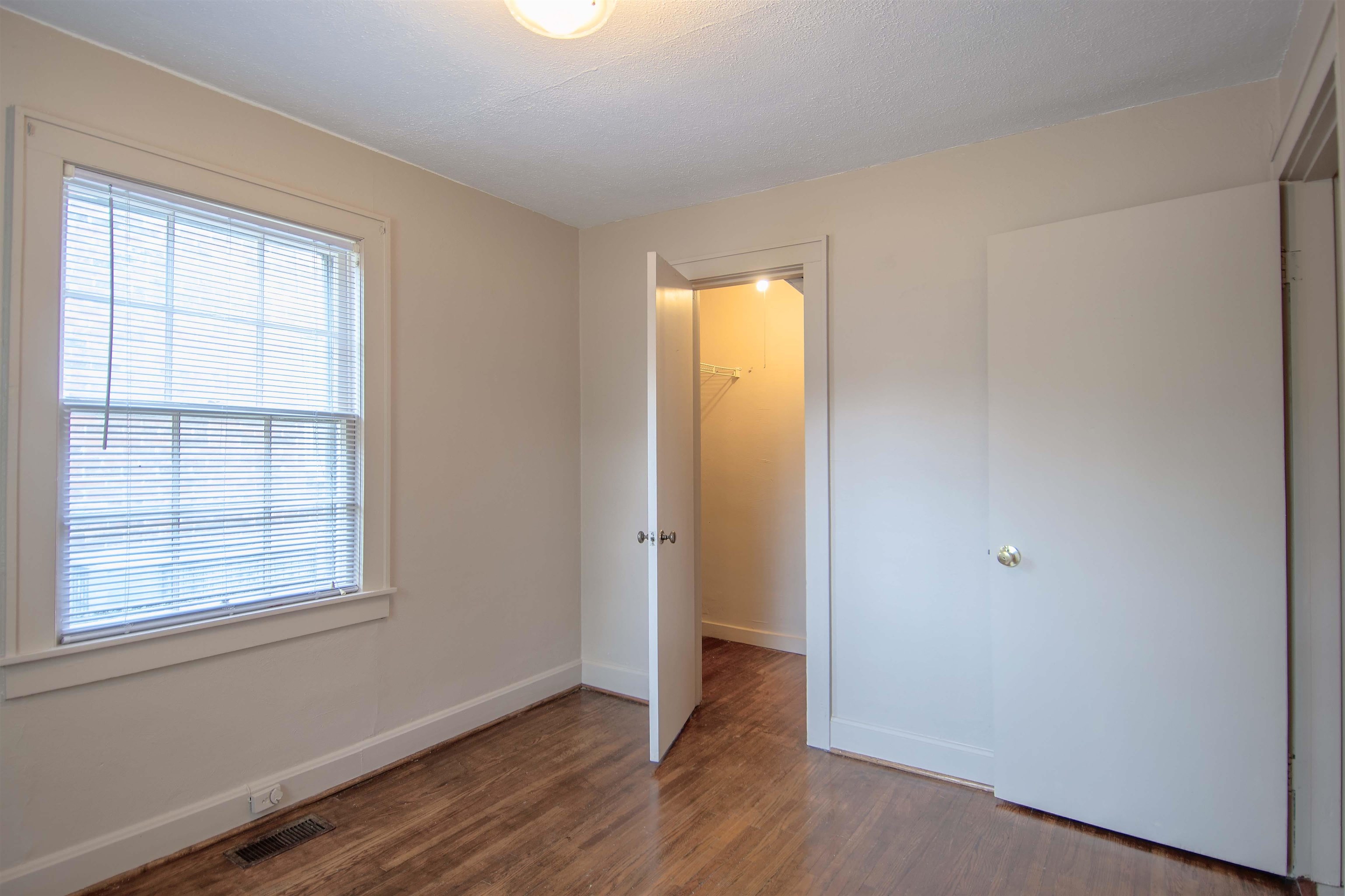 407 22nd Street, Owensboro, Kentucky 42303, 4 Bedrooms Bedrooms, ,1 BathroomBathrooms,Single Family Residence,For Sale,22nd Street,89650