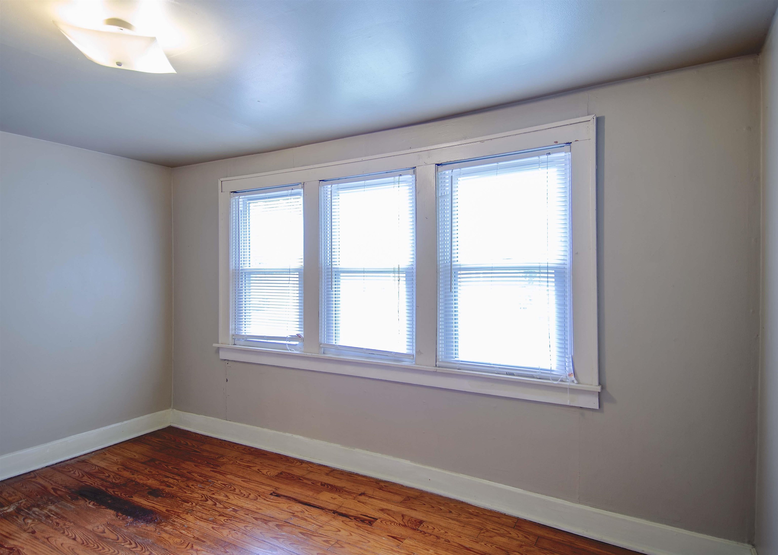 407 22nd Street, Owensboro, Kentucky 42303, 4 Bedrooms Bedrooms, ,1 BathroomBathrooms,Single Family Residence,For Sale,22nd Street,89650