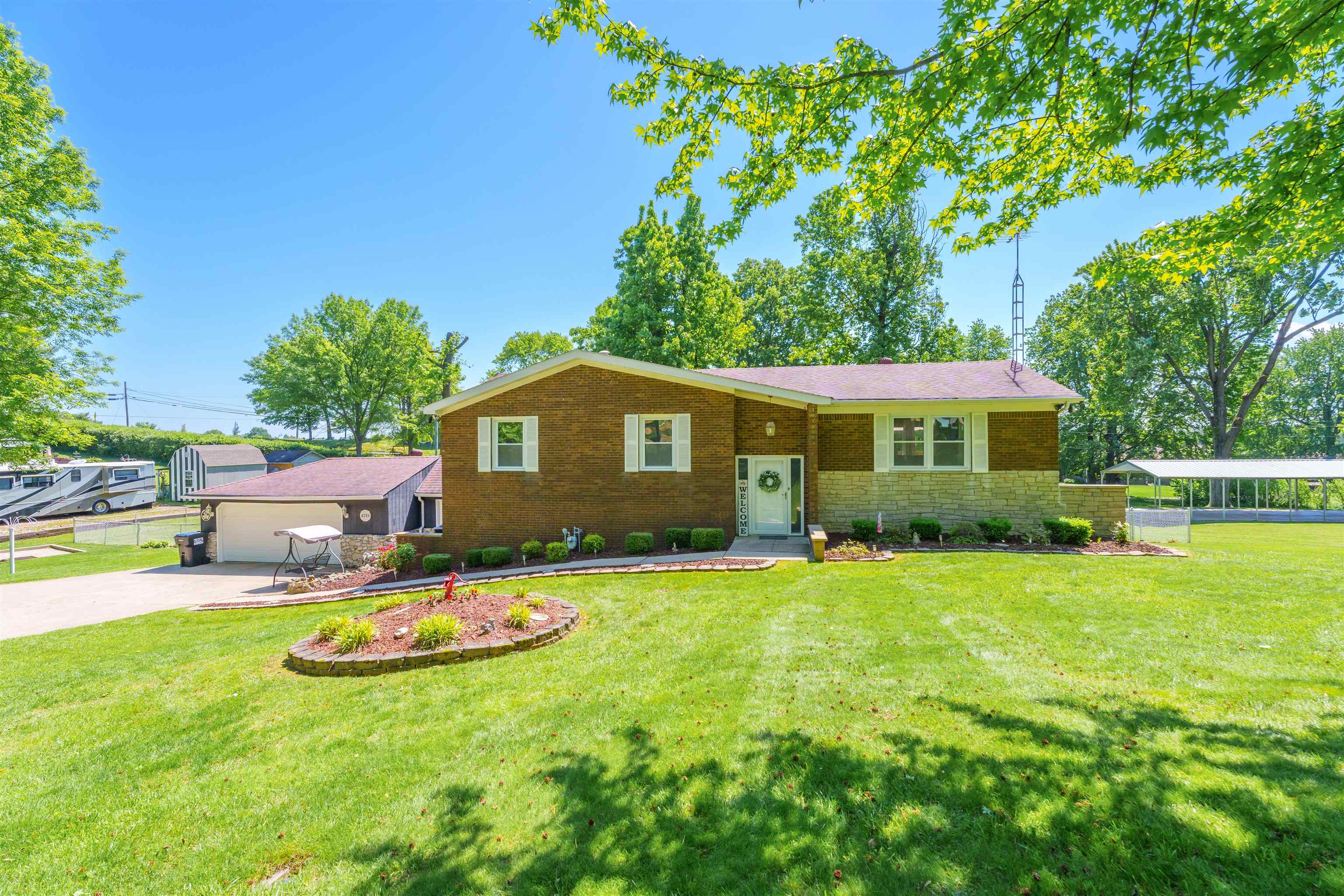 4721 Becker Drive, Owensboro, Kentucky 42303, 3 Bedrooms Bedrooms, ,2 BathroomsBathrooms,Single Family Residence,For Sale,Becker Drive,89651
