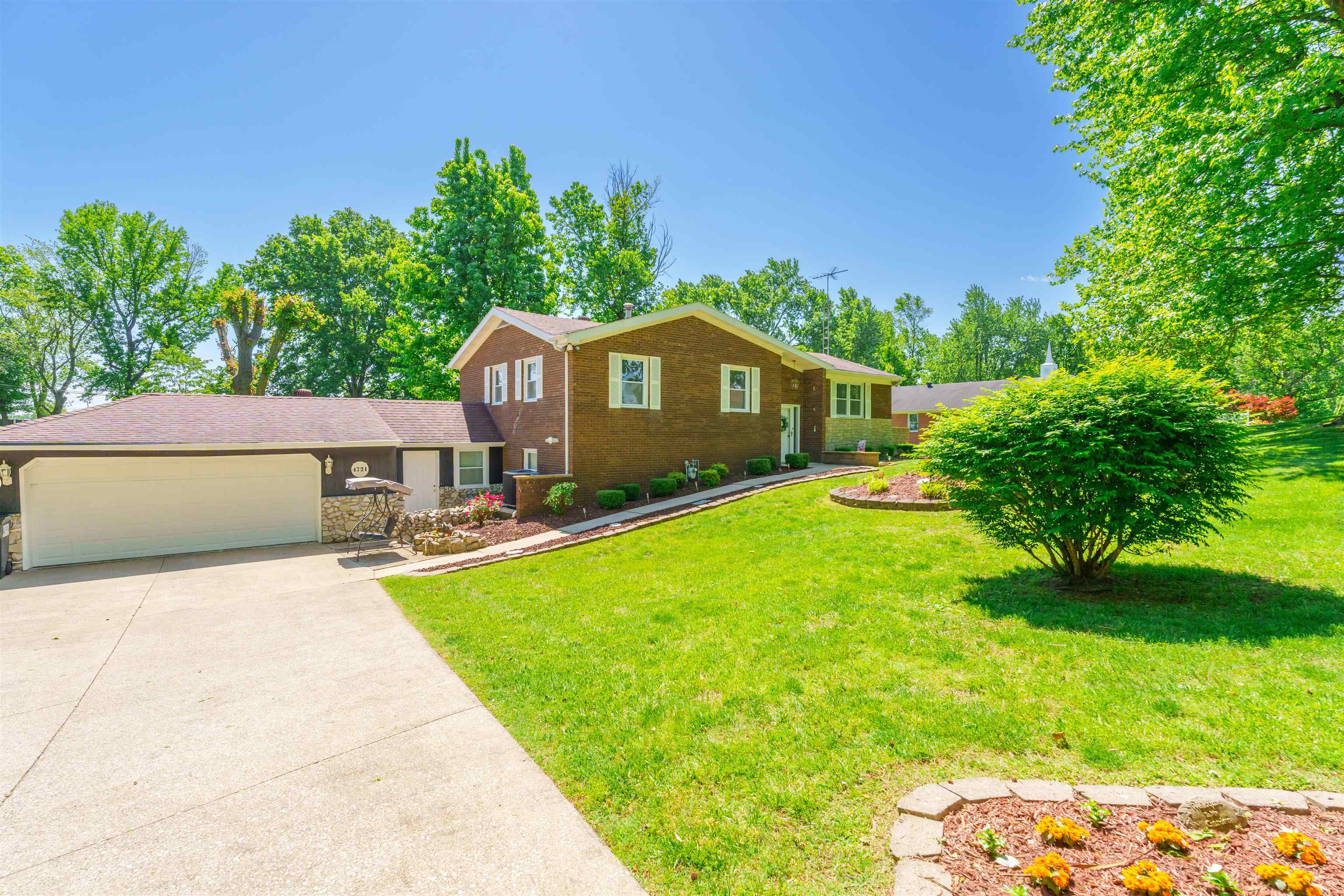 4721 Becker Drive, Owensboro, Kentucky 42303, 3 Bedrooms Bedrooms, ,2 BathroomsBathrooms,Single Family Residence,For Sale,Becker Drive,89651