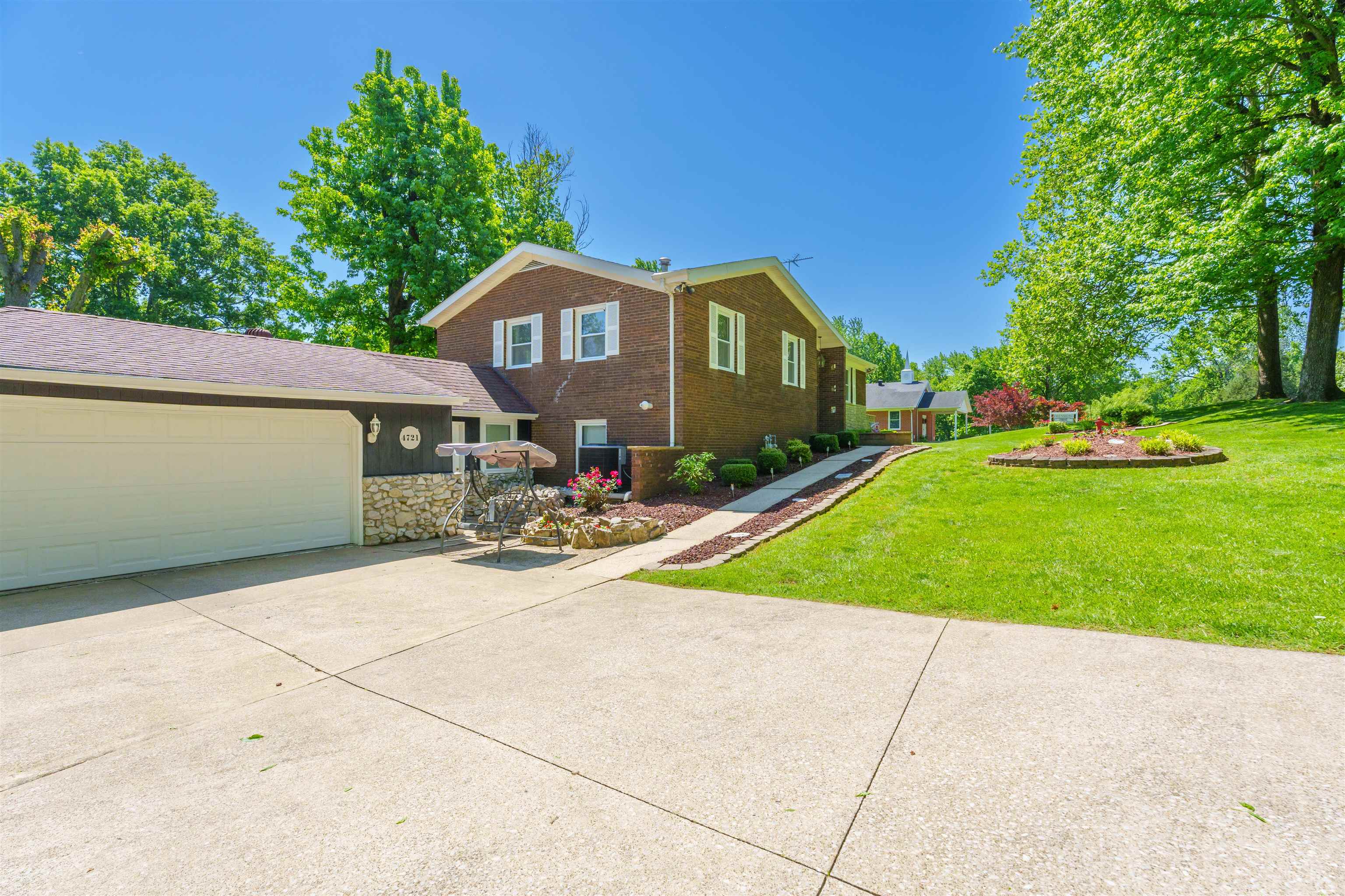 4721 Becker Drive, Owensboro, Kentucky 42303, 3 Bedrooms Bedrooms, ,2 BathroomsBathrooms,Single Family Residence,For Sale,Becker Drive,89651