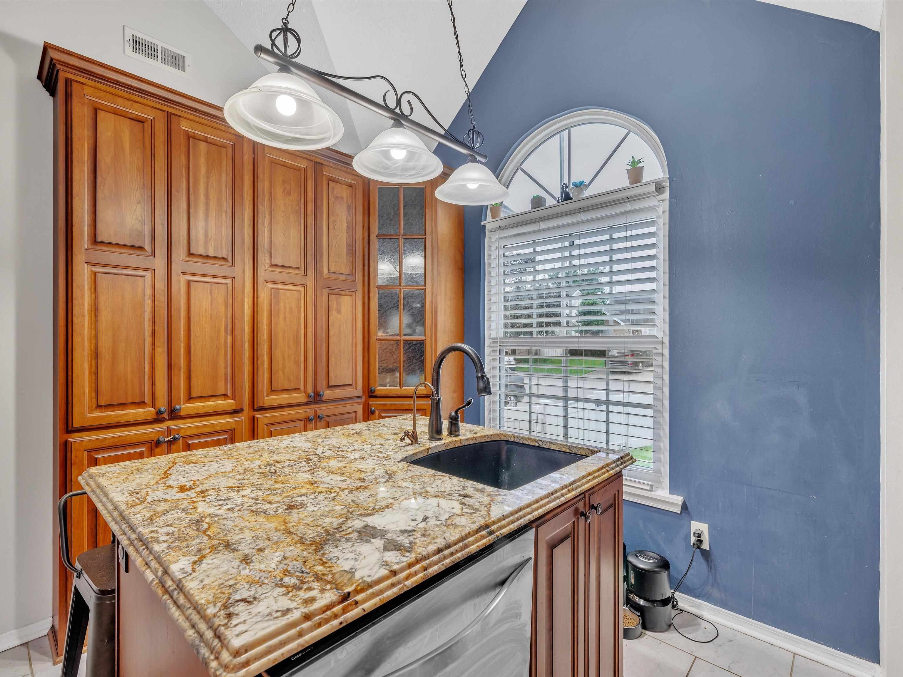 2429 Elder Dr, Owensboro, Kentucky 42301-6545, 3 Bedrooms Bedrooms, ,2 BathroomsBathrooms,Single Family Residence,For Sale,Elder Dr,89652