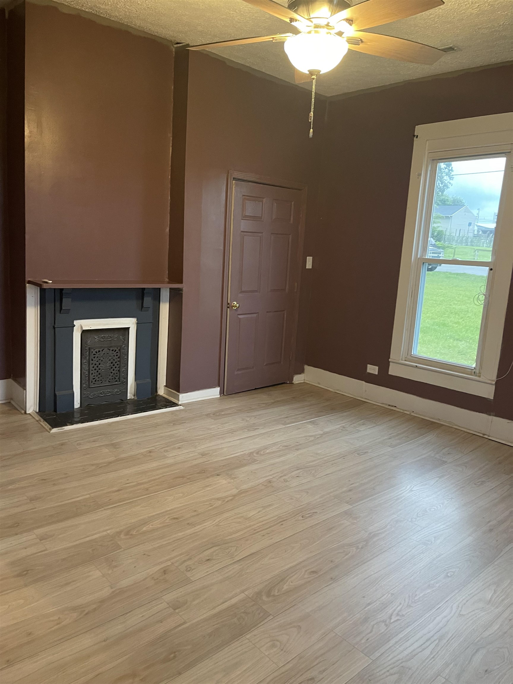 625 Center St., Owensboro, Kentucky 42303, 3 Bedrooms Bedrooms, ,1 BathroomBathrooms,Single Family Residence,For Sale,Center St.,89653