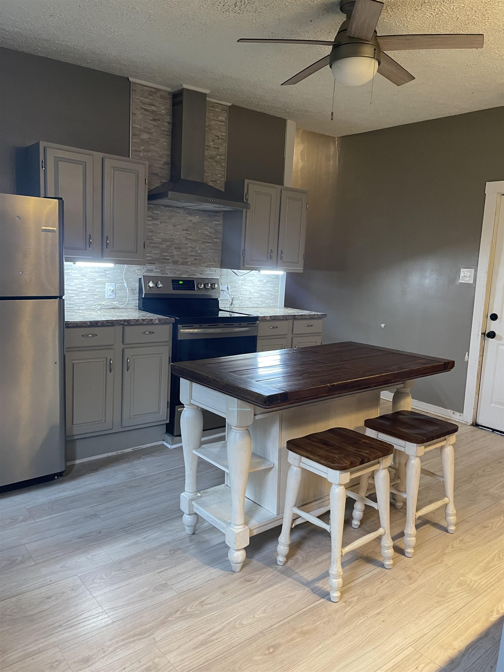 625 Center St., Owensboro, Kentucky 42303, 3 Bedrooms Bedrooms, ,1 BathroomBathrooms,Single Family Residence,For Sale,Center St.,89653