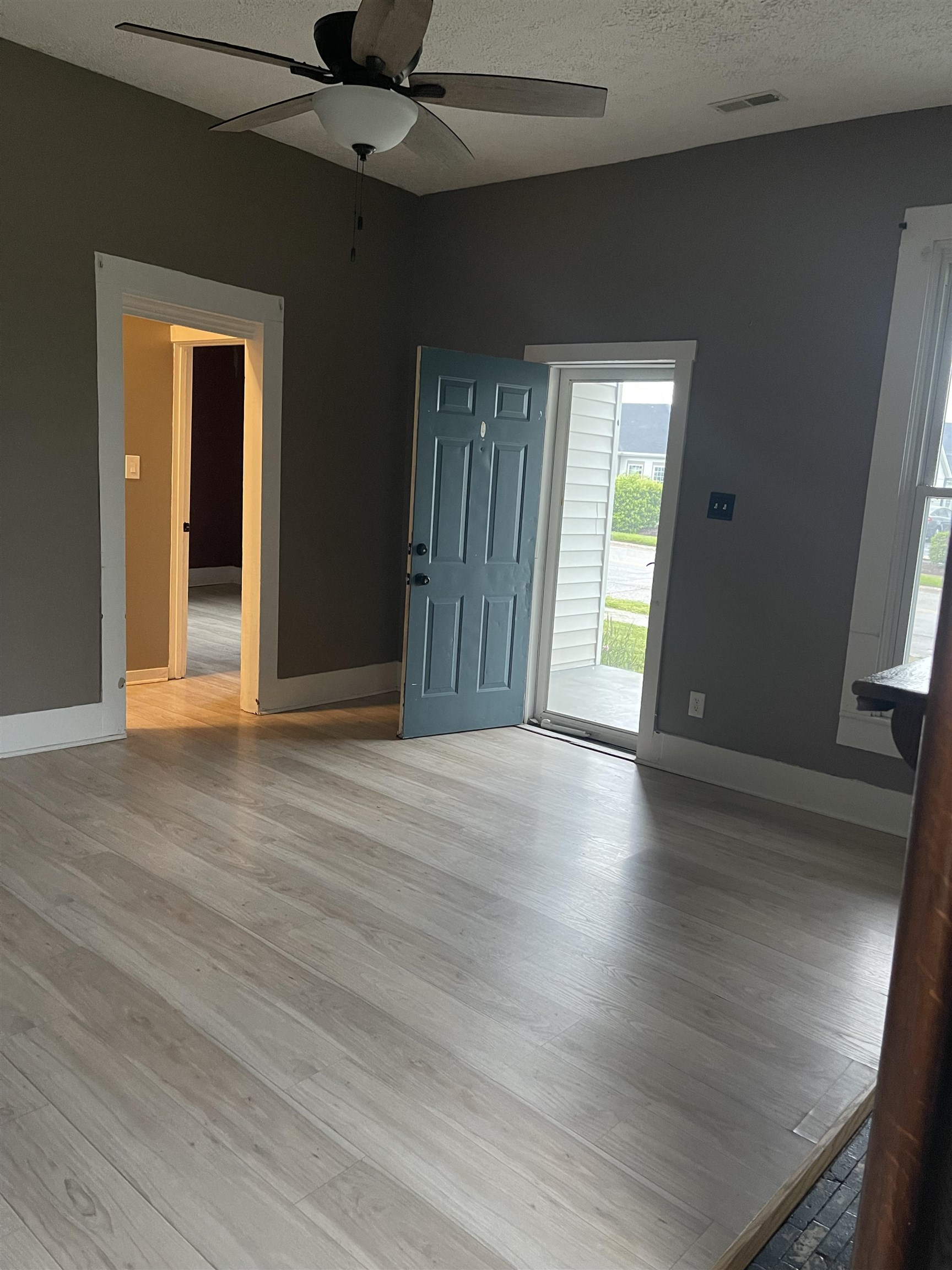 625 Center St., Owensboro, Kentucky 42303, 3 Bedrooms Bedrooms, ,1 BathroomBathrooms,Single Family Residence,For Sale,Center St.,89653