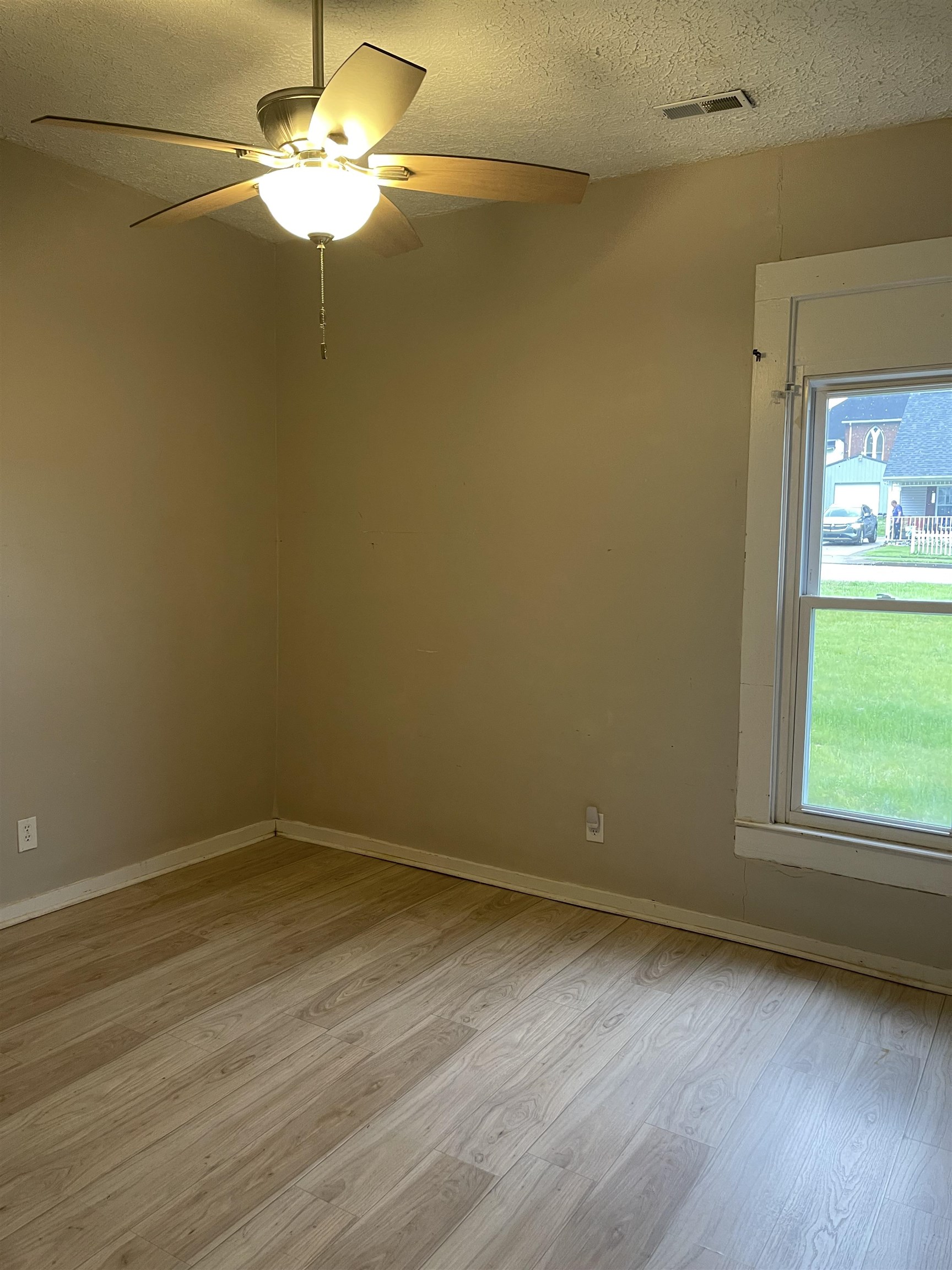 625 Center St., Owensboro, Kentucky 42303, 3 Bedrooms Bedrooms, ,1 BathroomBathrooms,Single Family Residence,For Sale,Center St.,89653