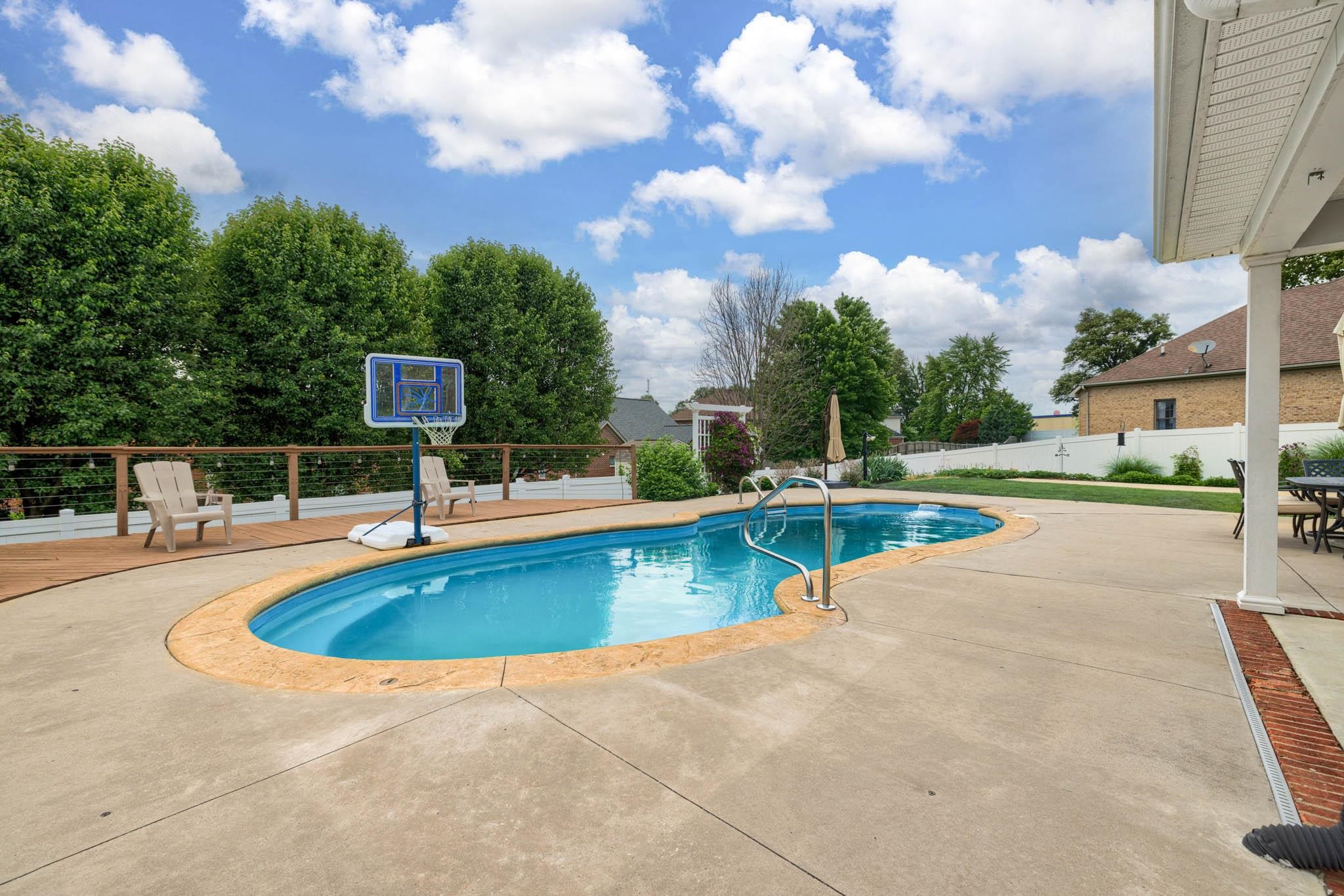 2347 Overlook Park, Owensboro, Kentucky 42303, 4 Bedrooms Bedrooms, ,2 BathroomsBathrooms,Single Family Residence,For Sale,Overlook Park,89655