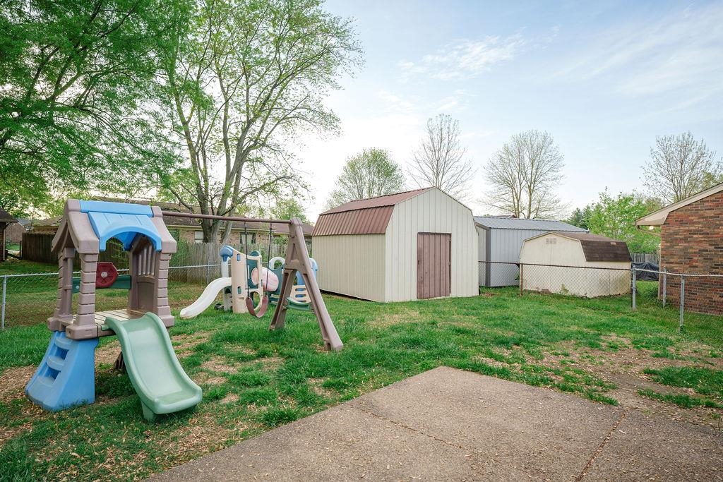 4726 Burstone Ct., Owensboro, Kentucky 42303, 3 Bedrooms Bedrooms, ,1 BathroomBathrooms,Single Family Residence,For Sale,Burstone Ct.,89656