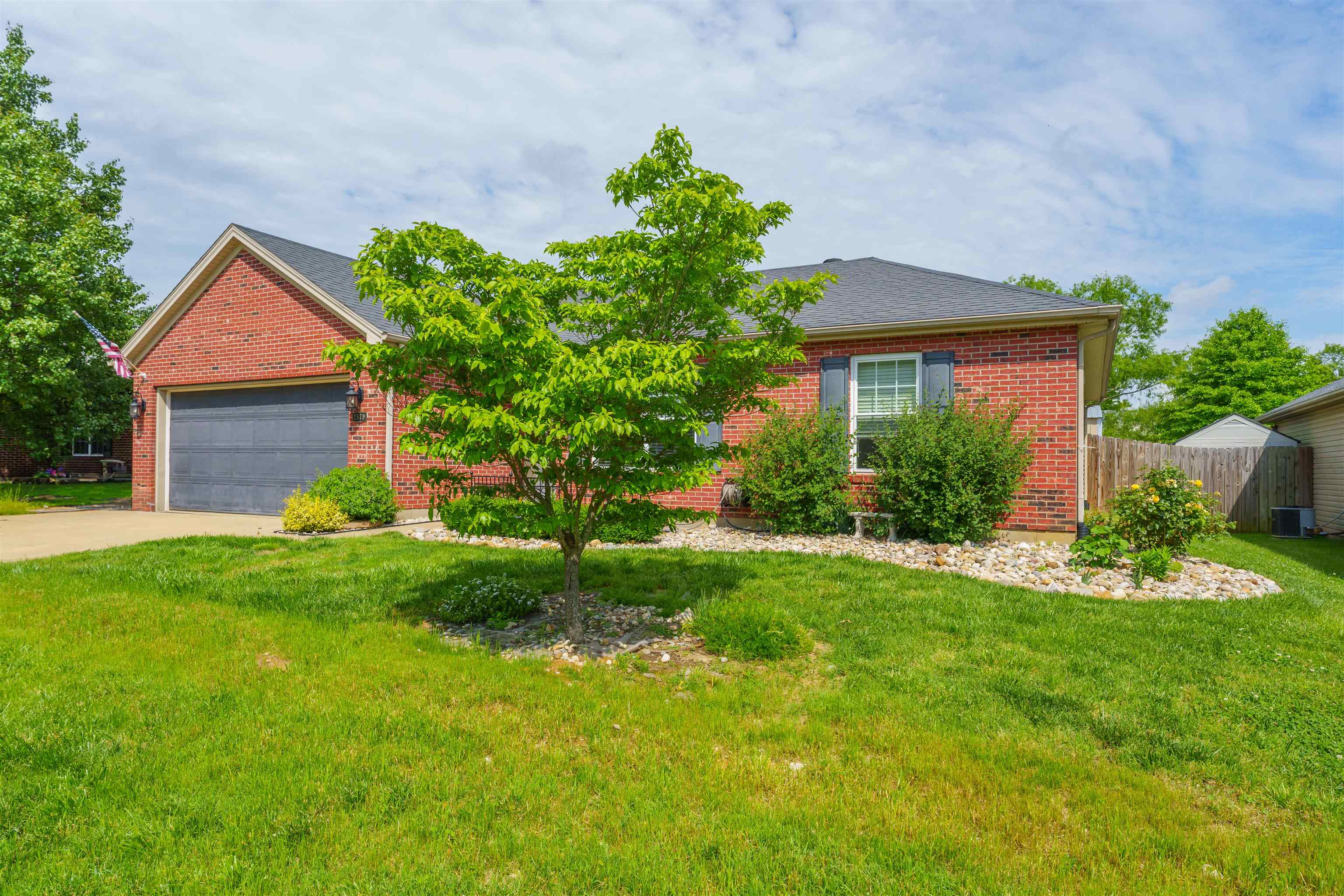 2579 Landing Terrace, Owensboro, Kentucky 42303, 3 Bedrooms Bedrooms, ,2 BathroomsBathrooms,Single Family Residence,For Sale,Landing Terrace,89657