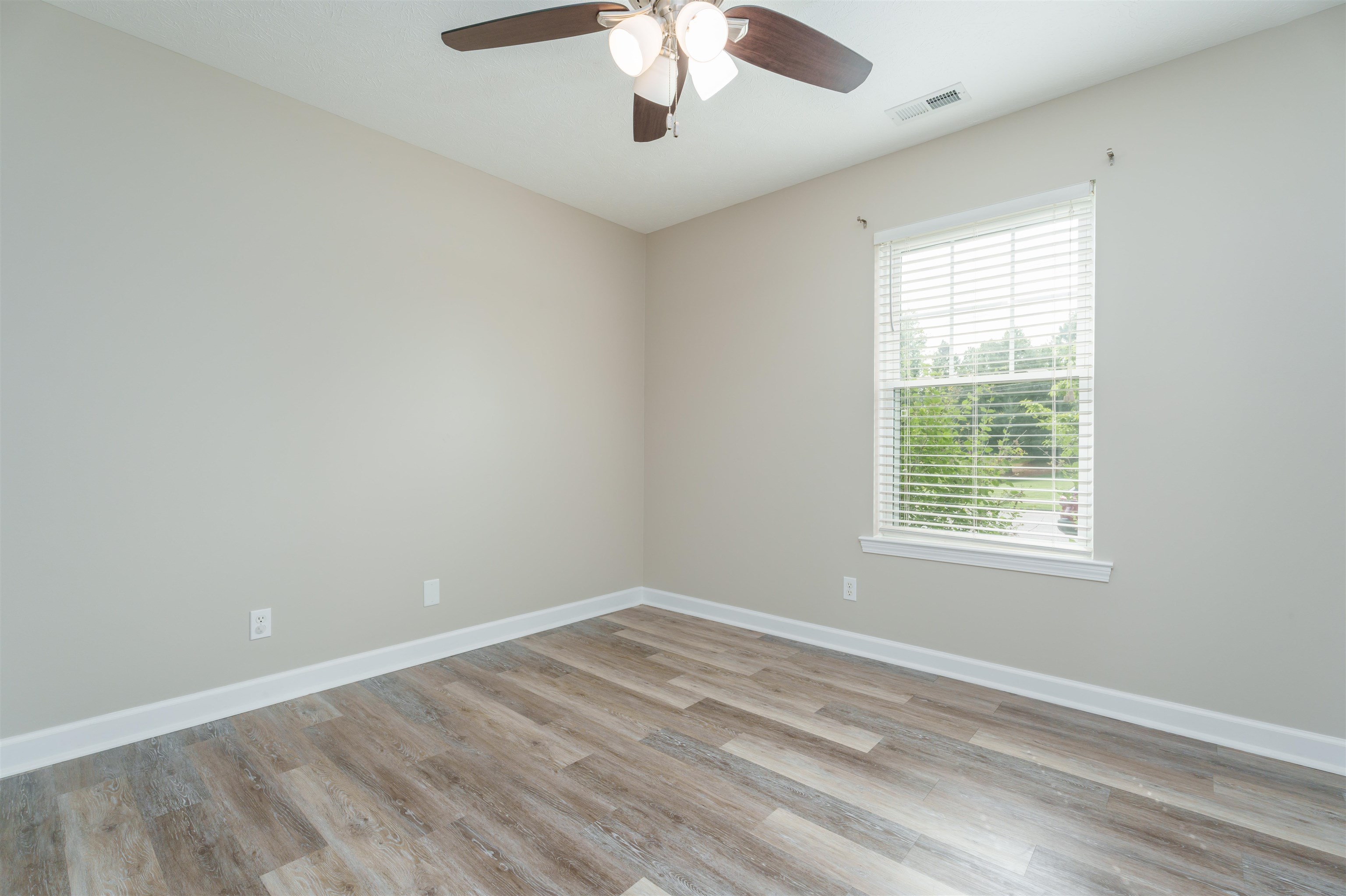 2579 Landing Terrace, Owensboro, Kentucky 42303, 3 Bedrooms Bedrooms, ,2 BathroomsBathrooms,Single Family Residence,For Sale,Landing Terrace,89657