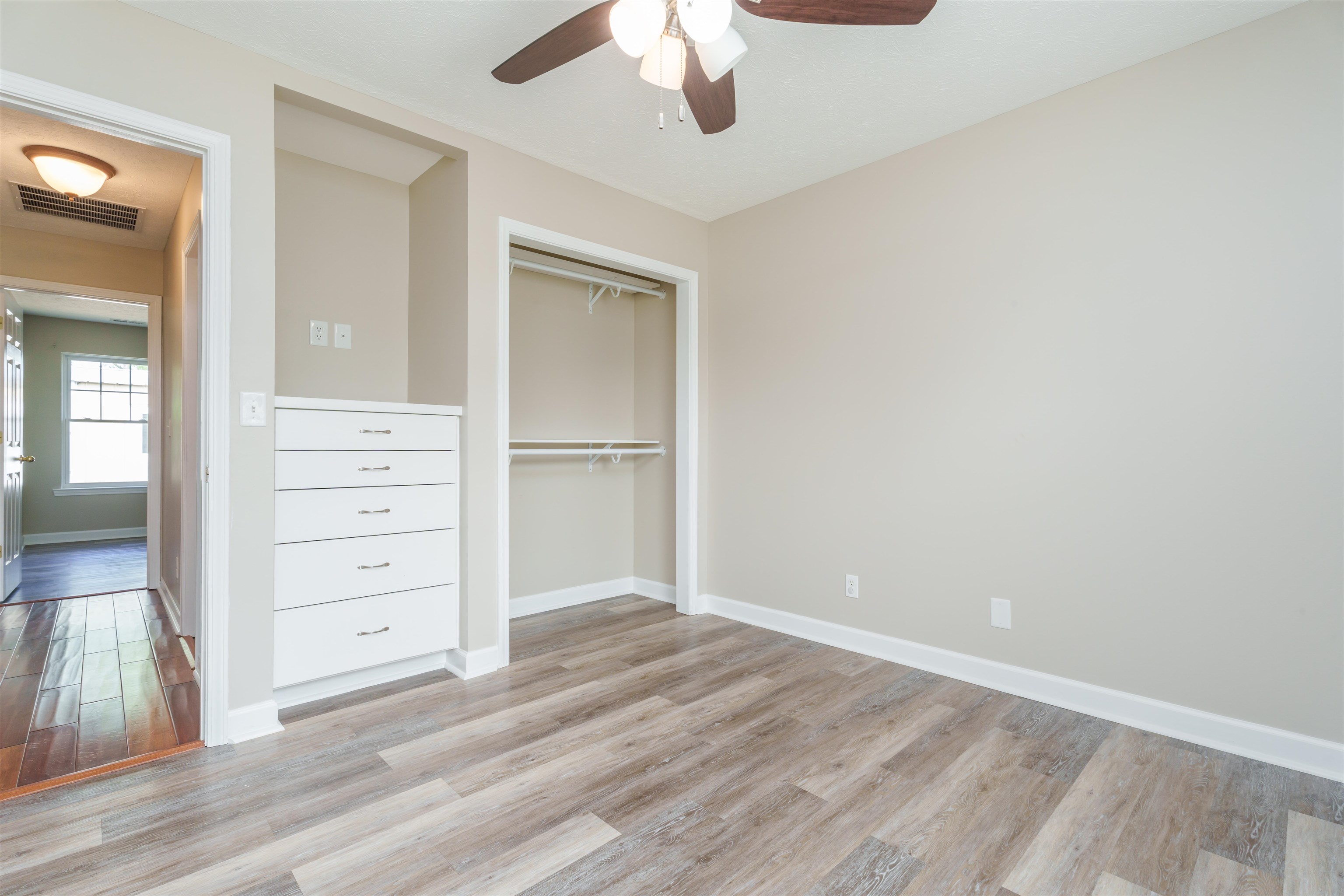 2579 Landing Terrace, Owensboro, Kentucky 42303, 3 Bedrooms Bedrooms, ,2 BathroomsBathrooms,Single Family Residence,For Sale,Landing Terrace,89657