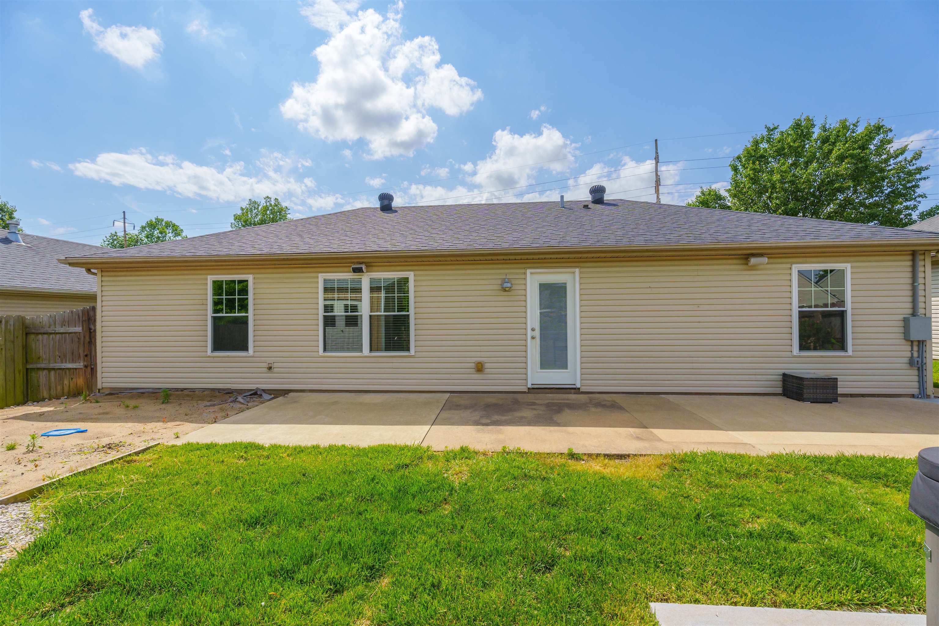 2579 Landing Terrace, Owensboro, Kentucky 42303, 3 Bedrooms Bedrooms, ,2 BathroomsBathrooms,Single Family Residence,For Sale,Landing Terrace,89657