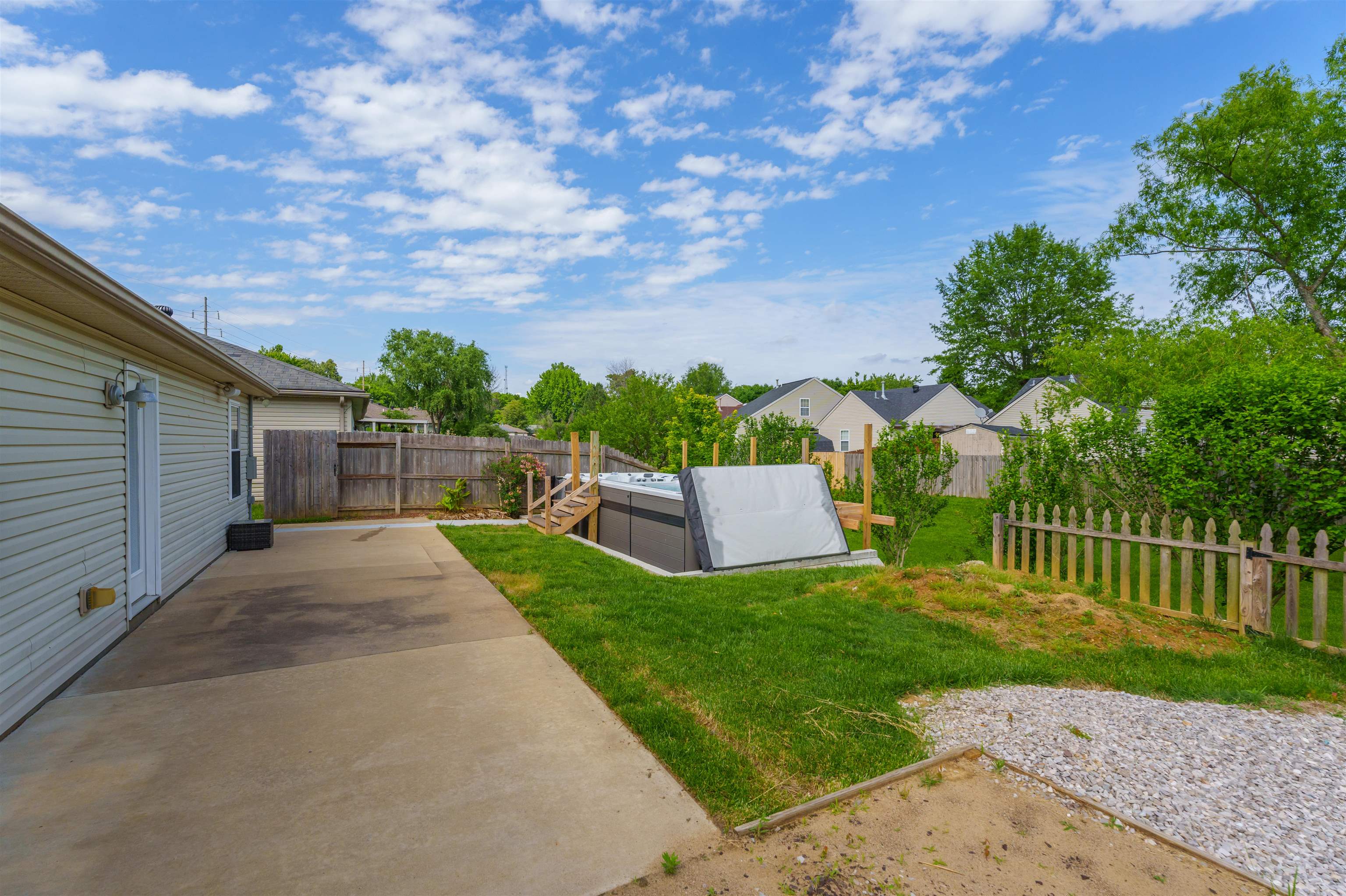 2579 Landing Terrace, Owensboro, Kentucky 42303, 3 Bedrooms Bedrooms, ,2 BathroomsBathrooms,Single Family Residence,For Sale,Landing Terrace,89657