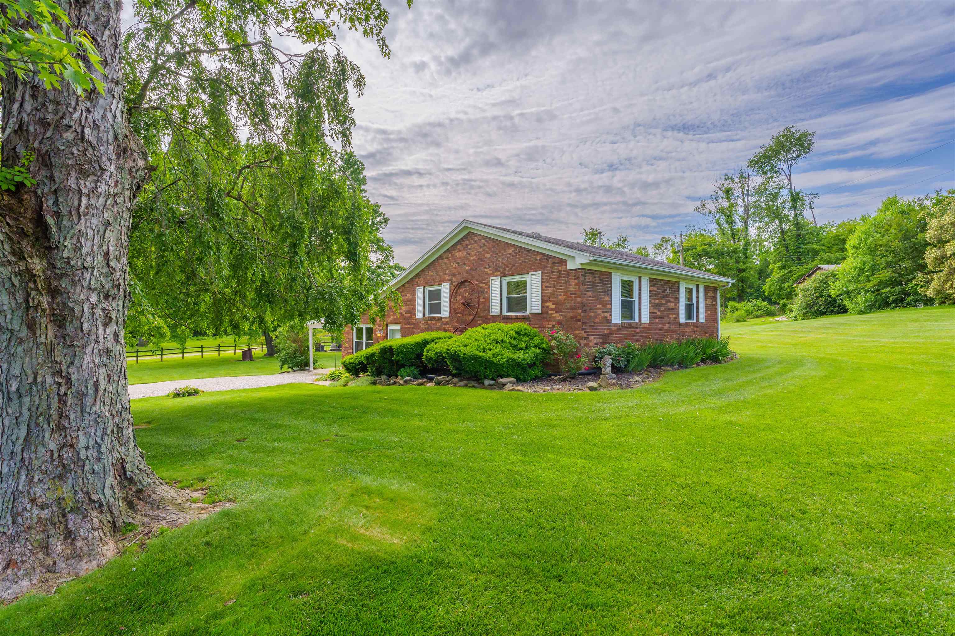 1727 Fayette Drive, Owensboro, Kentucky 42303, 3 Bedrooms Bedrooms, ,1 BathroomBathrooms,Single Family Residence,For Sale,Fayette Drive,89660