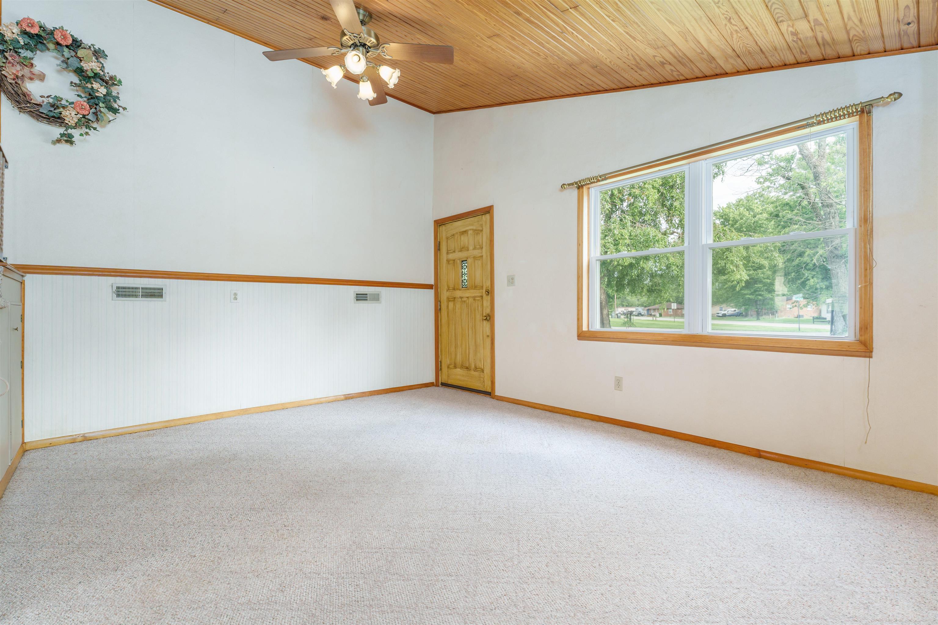 1727 Fayette Drive, Owensboro, Kentucky 42303, 3 Bedrooms Bedrooms, ,1 BathroomBathrooms,Single Family Residence,For Sale,Fayette Drive,89660