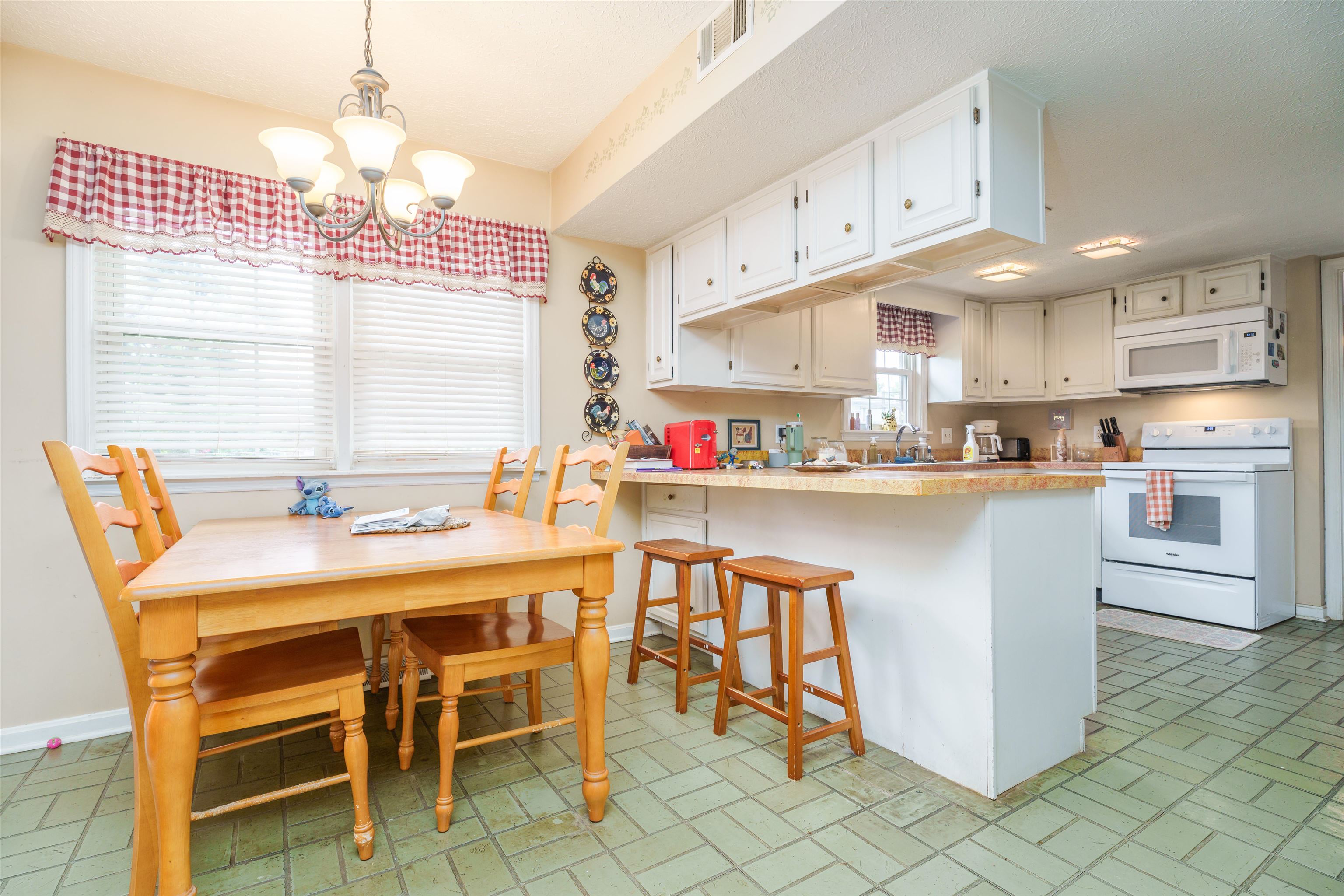 3942 Kensington Place, Owensboro, Kentucky 42301, 4 Bedrooms Bedrooms, ,2 BathroomsBathrooms,Single Family Residence,For Sale,Kensington Place,89662