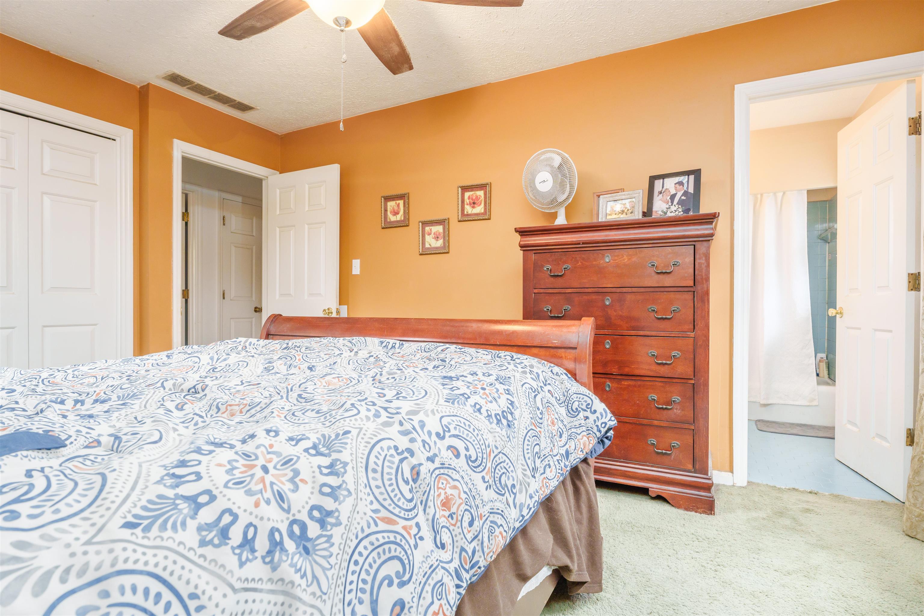 3942 Kensington Place, Owensboro, Kentucky 42301, 4 Bedrooms Bedrooms, ,2 BathroomsBathrooms,Single Family Residence,For Sale,Kensington Place,89662