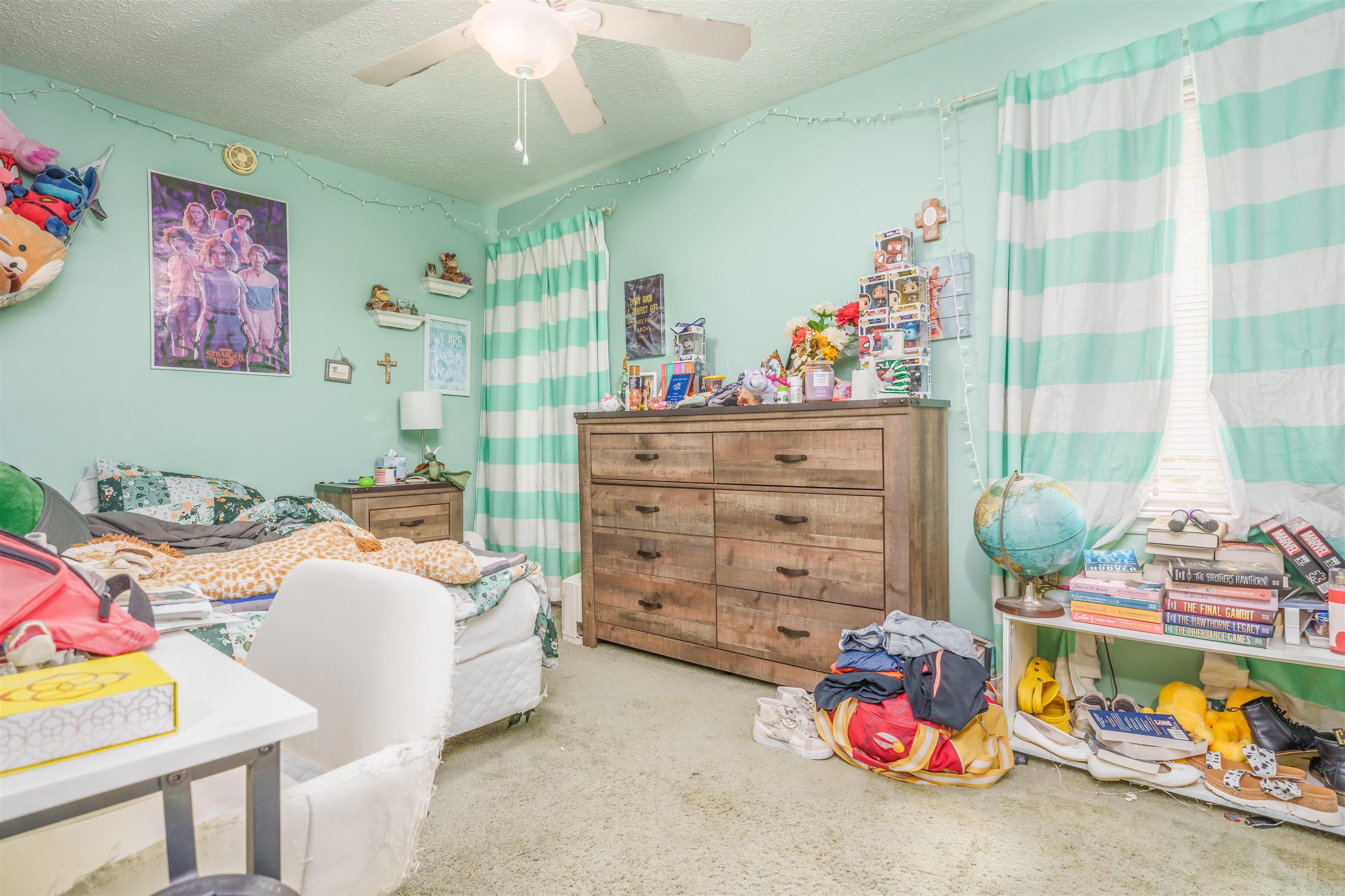 3942 Kensington Place, Owensboro, Kentucky 42301, 4 Bedrooms Bedrooms, ,2 BathroomsBathrooms,Single Family Residence,For Sale,Kensington Place,89662