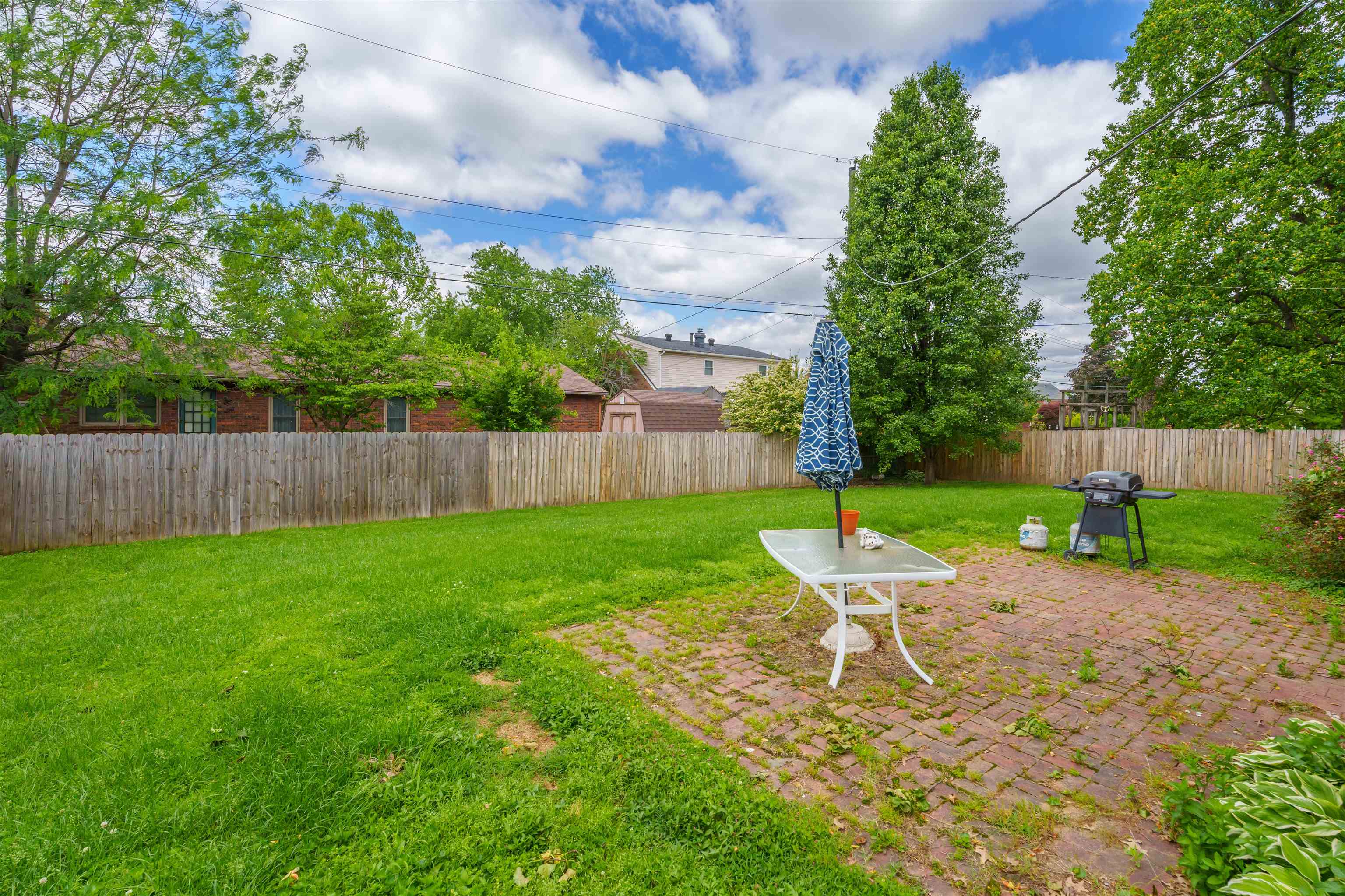 3942 Kensington Place, Owensboro, Kentucky 42301, 4 Bedrooms Bedrooms, ,2 BathroomsBathrooms,Single Family Residence,For Sale,Kensington Place,89662
