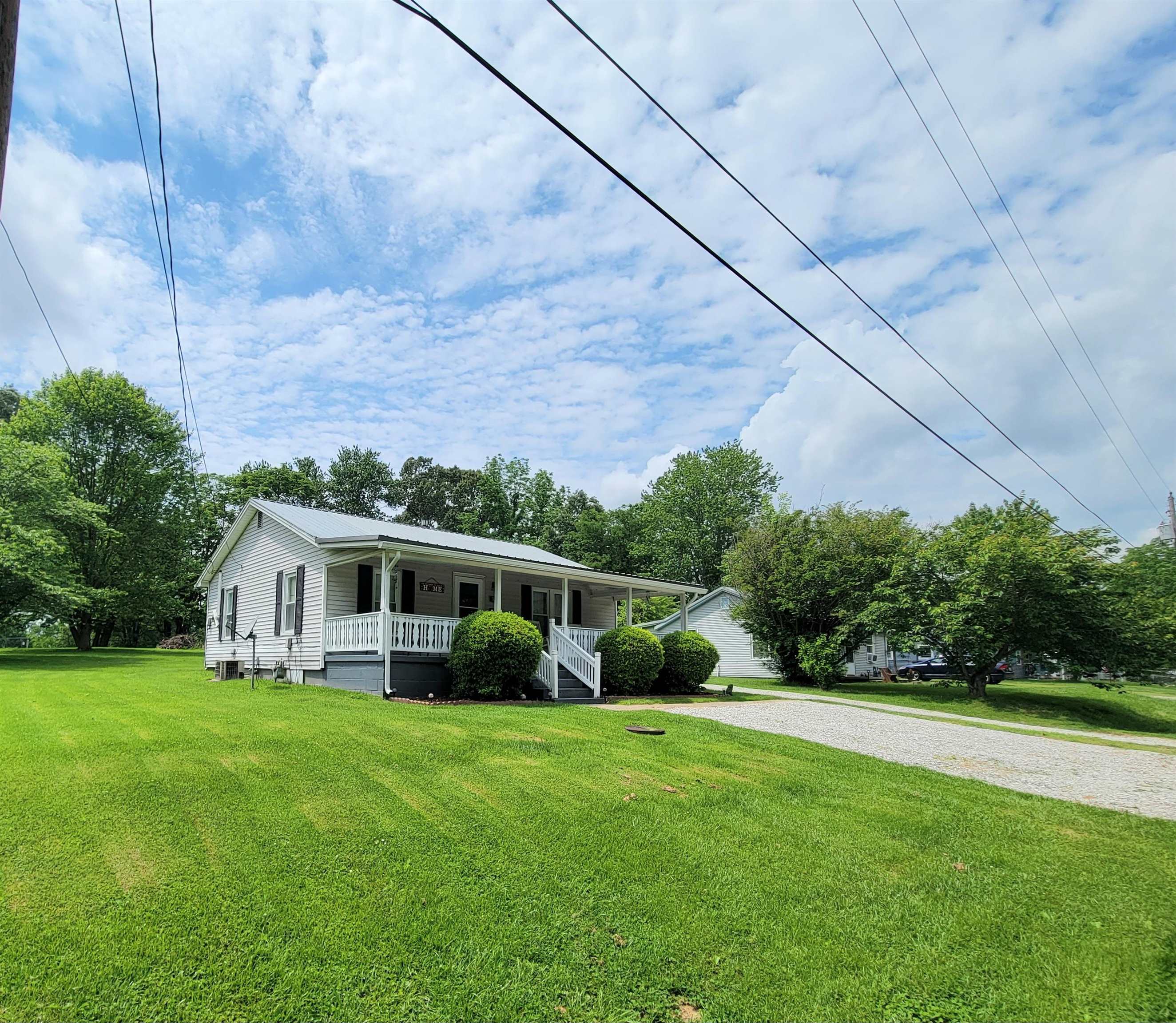 339 Walker Street, Hartford, Kentucky 42347, 2 Bedrooms Bedrooms, ,1 BathroomBathrooms,Single Family Residence,For Sale,Walker Street,89663