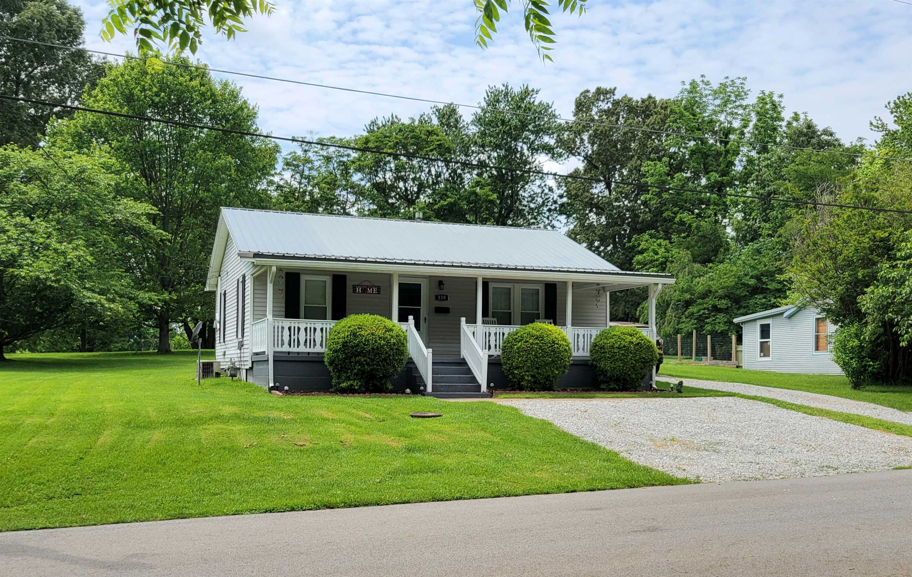 339 Walker Street, Hartford, Kentucky 42347, 2 Bedrooms Bedrooms, ,1 BathroomBathrooms,Single Family Residence,For Sale,Walker Street,89663