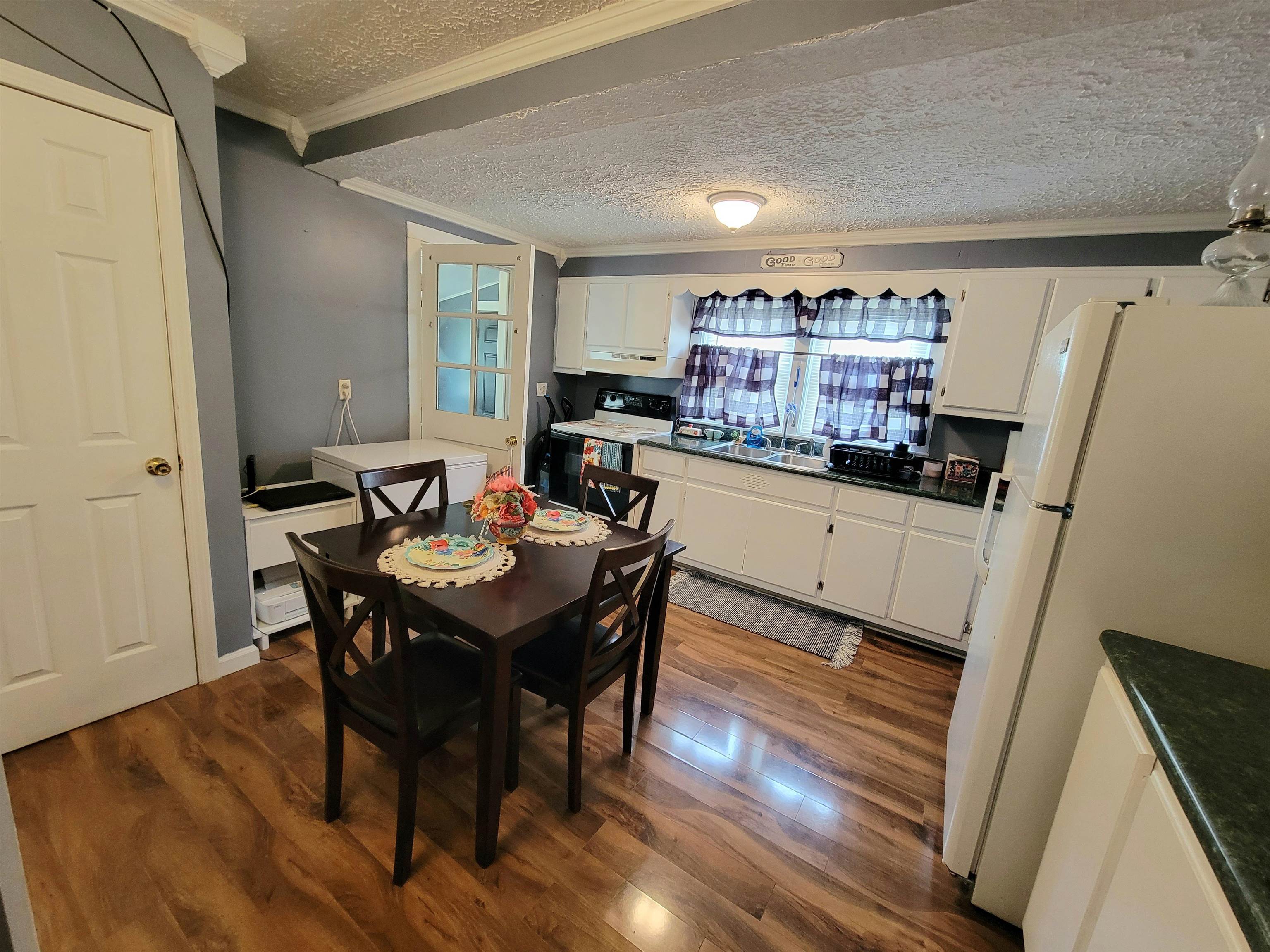 339 Walker Street, Hartford, Kentucky 42347, 2 Bedrooms Bedrooms, ,1 BathroomBathrooms,Single Family Residence,For Sale,Walker Street,89663