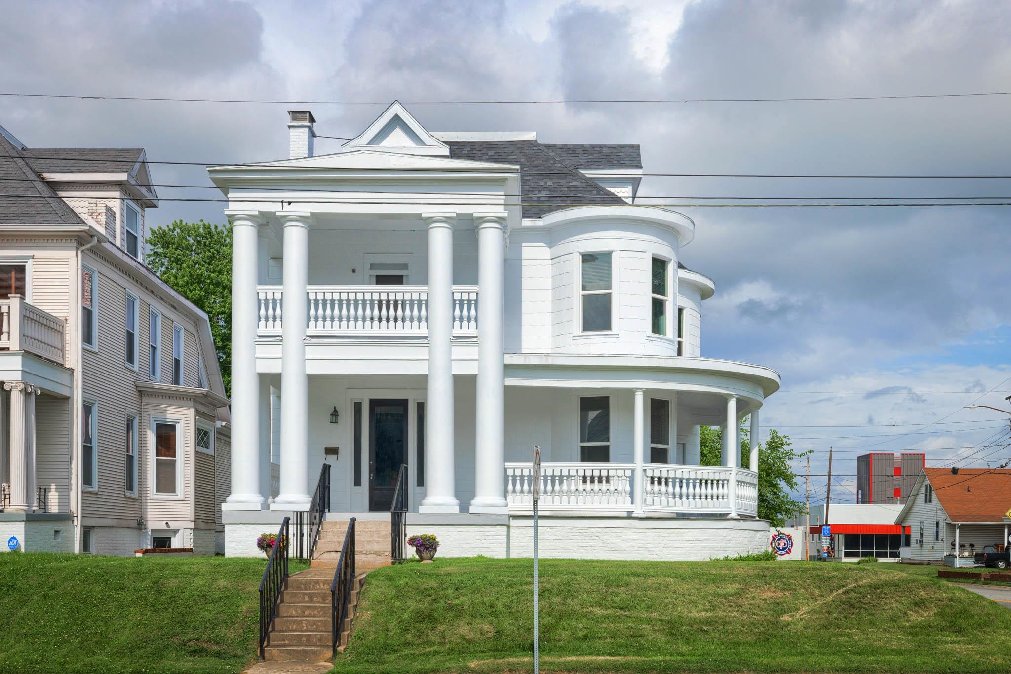 1231 Allen St, Owensboro, Kentucky 42303, 4 Bedrooms Bedrooms, ,2 BathroomsBathrooms,Single Family Residence,For Sale,Allen St,89664