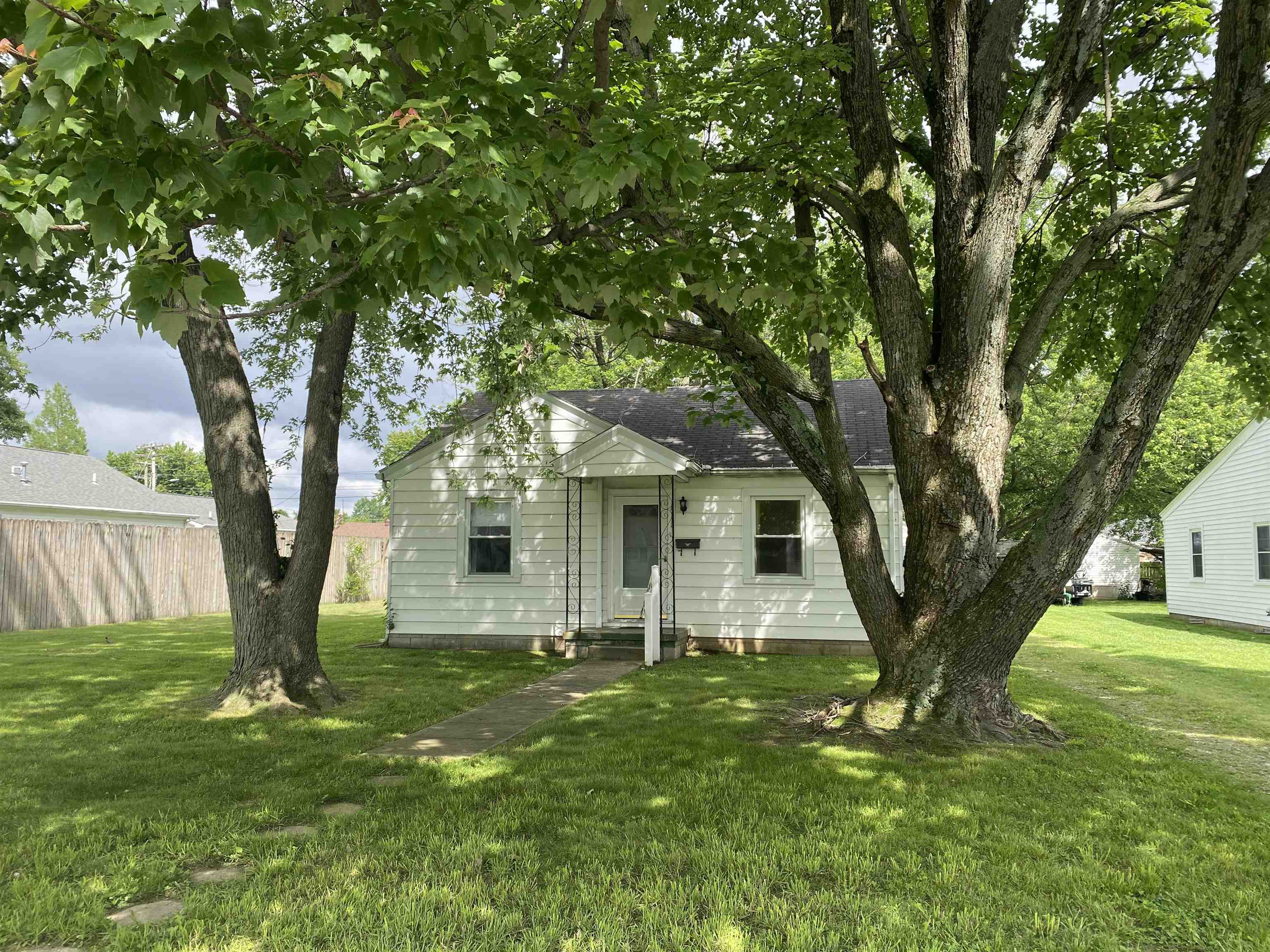 3113 St. Ann Street, Owensboro, Kentucky 42303, 2 Bedrooms Bedrooms, ,1 BathroomBathrooms,Single Family Residence,For Sale,St. Ann Street,89665