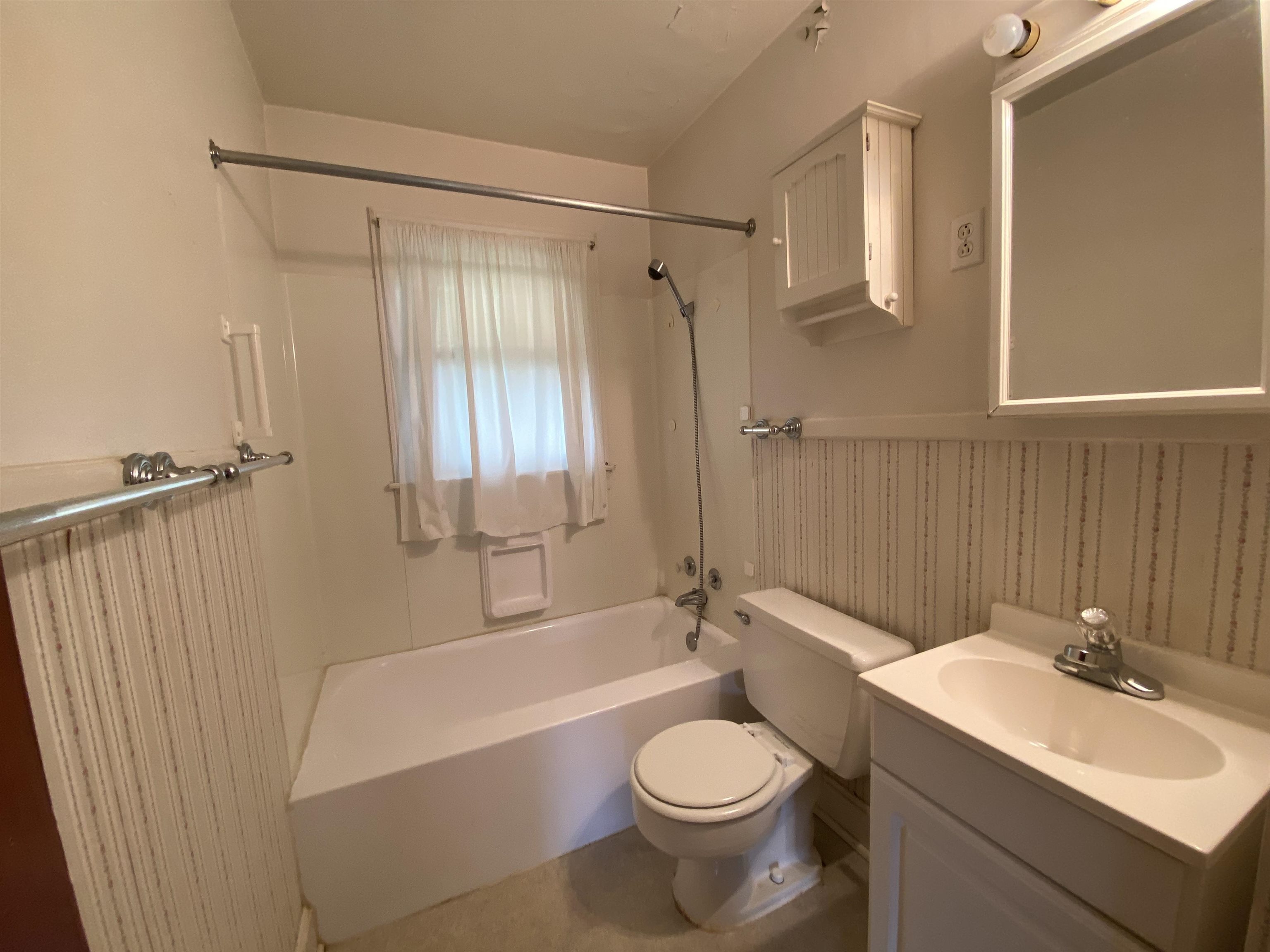 3113 St. Ann Street, Owensboro, Kentucky 42303, 2 Bedrooms Bedrooms, ,1 BathroomBathrooms,Single Family Residence,For Sale,St. Ann Street,89665