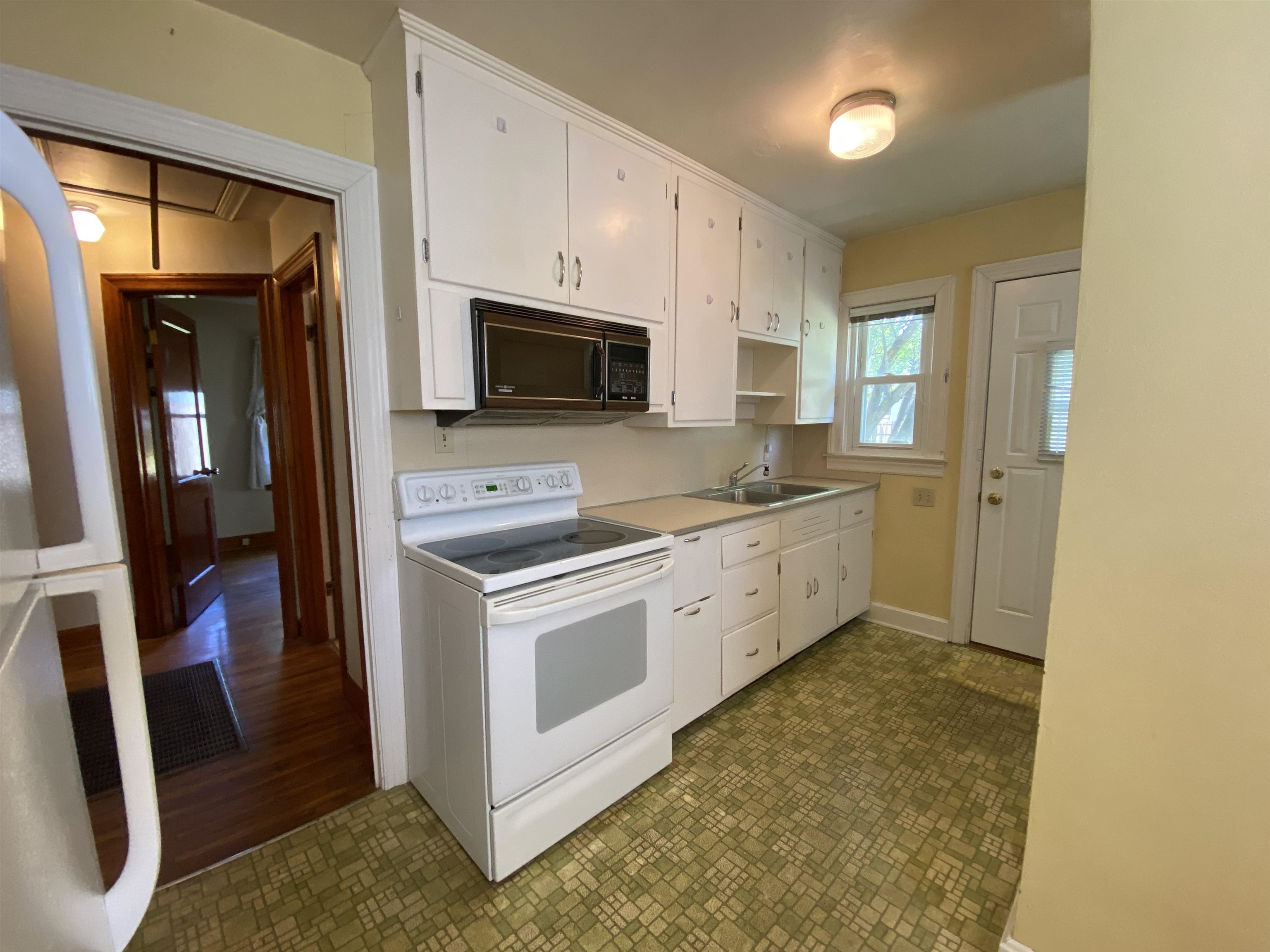 3113 St. Ann Street, Owensboro, Kentucky 42303, 2 Bedrooms Bedrooms, ,1 BathroomBathrooms,Single Family Residence,For Sale,St. Ann Street,89665