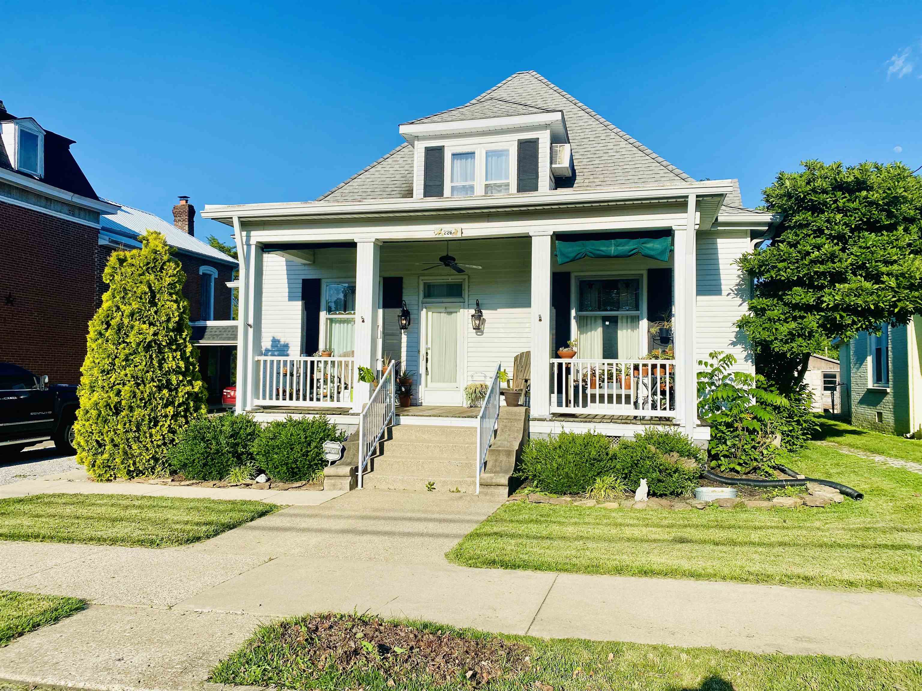 226 S Scott st, Madisonville, Kentucky 42431, 3 Bedrooms Bedrooms, ,2 BathroomsBathrooms,Single Family Residence,For Sale,S Scott st,89666