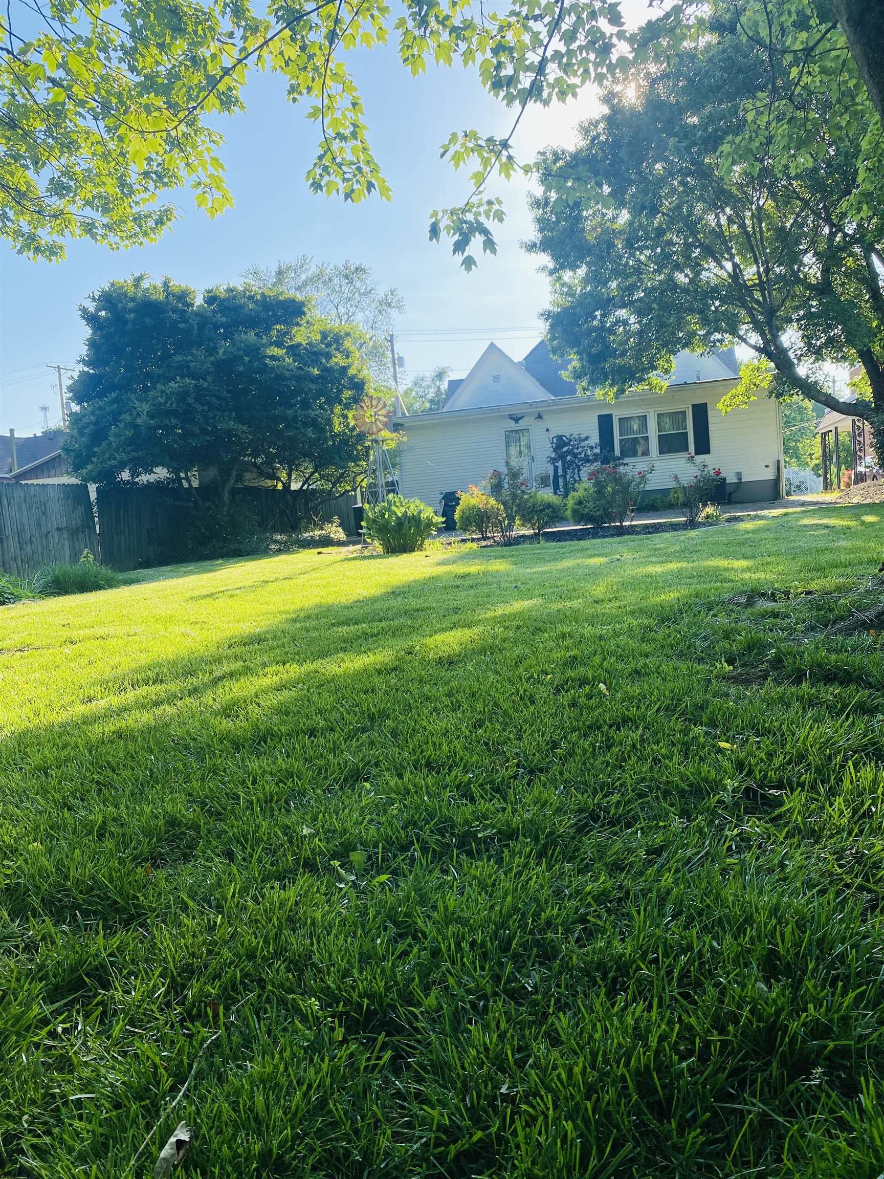 226 S Scott st, Madisonville, Kentucky 42431, 3 Bedrooms Bedrooms, ,2 BathroomsBathrooms,Single Family Residence,For Sale,S Scott st,89666