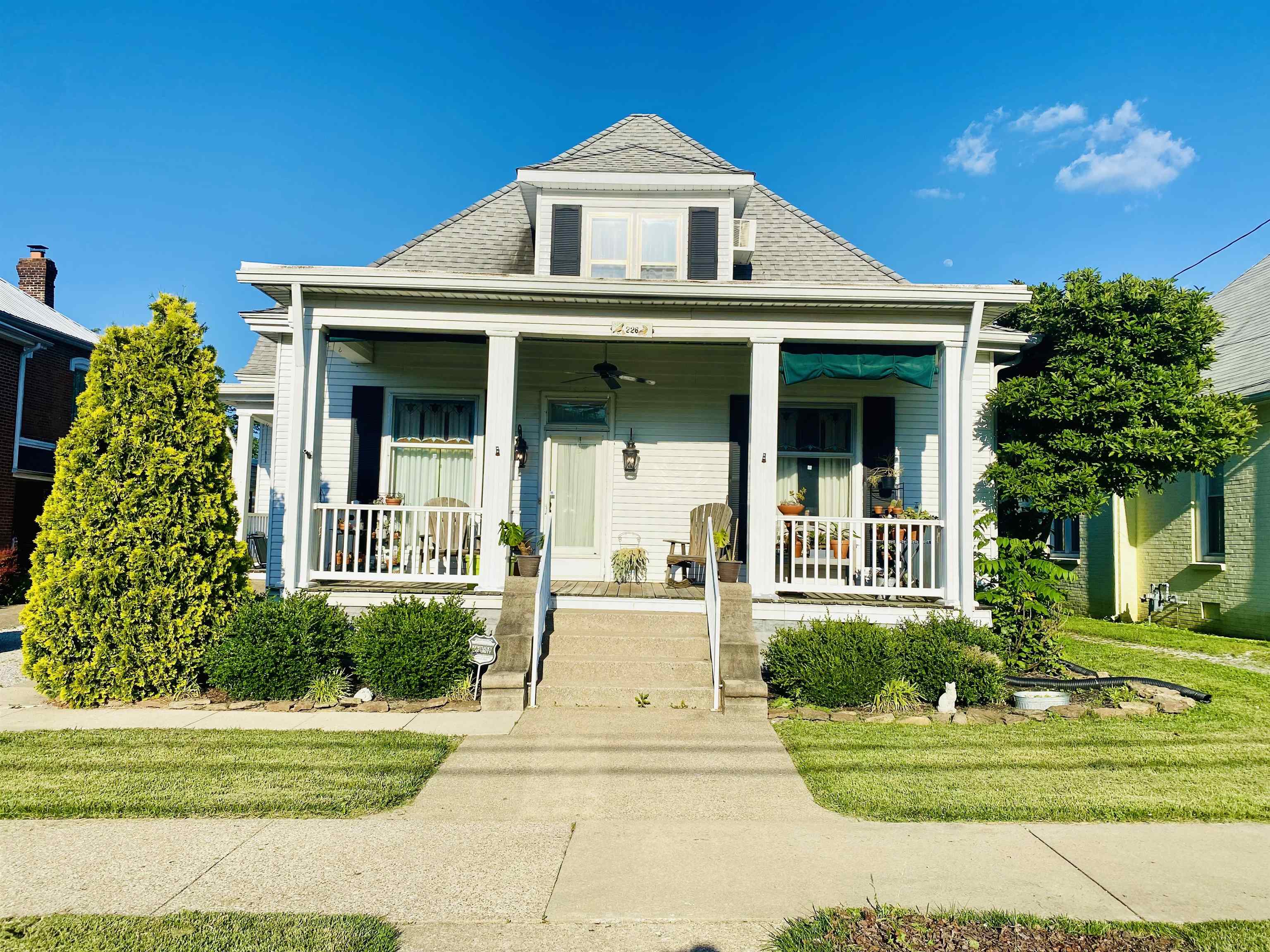 226 S Scott st, Madisonville, Kentucky 42431, 3 Bedrooms Bedrooms, ,2 BathroomsBathrooms,Single Family Residence,For Sale,S Scott st,89666