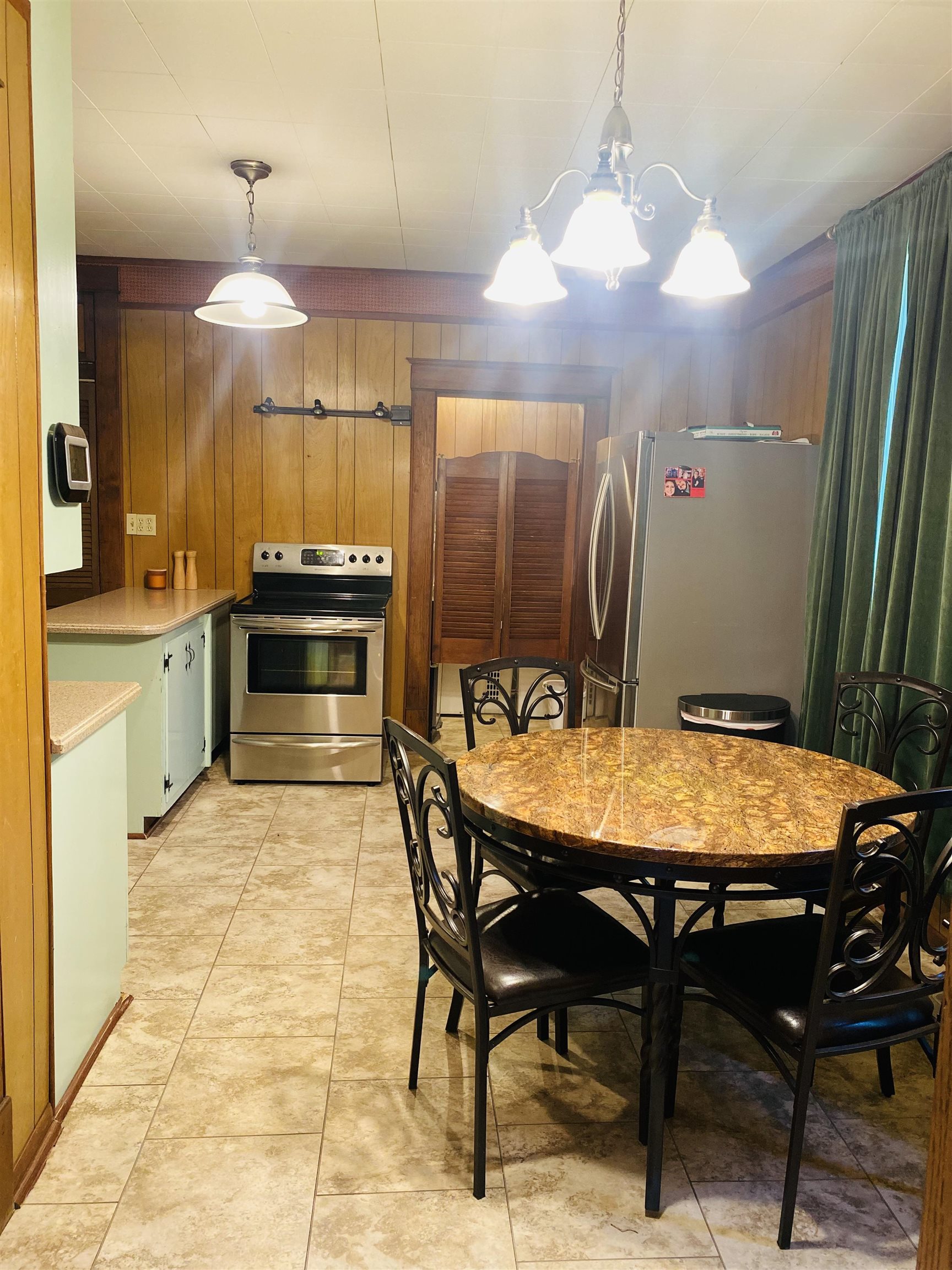 226 S Scott st, Madisonville, Kentucky 42431, 3 Bedrooms Bedrooms, ,2 BathroomsBathrooms,Single Family Residence,For Sale,S Scott st,89666