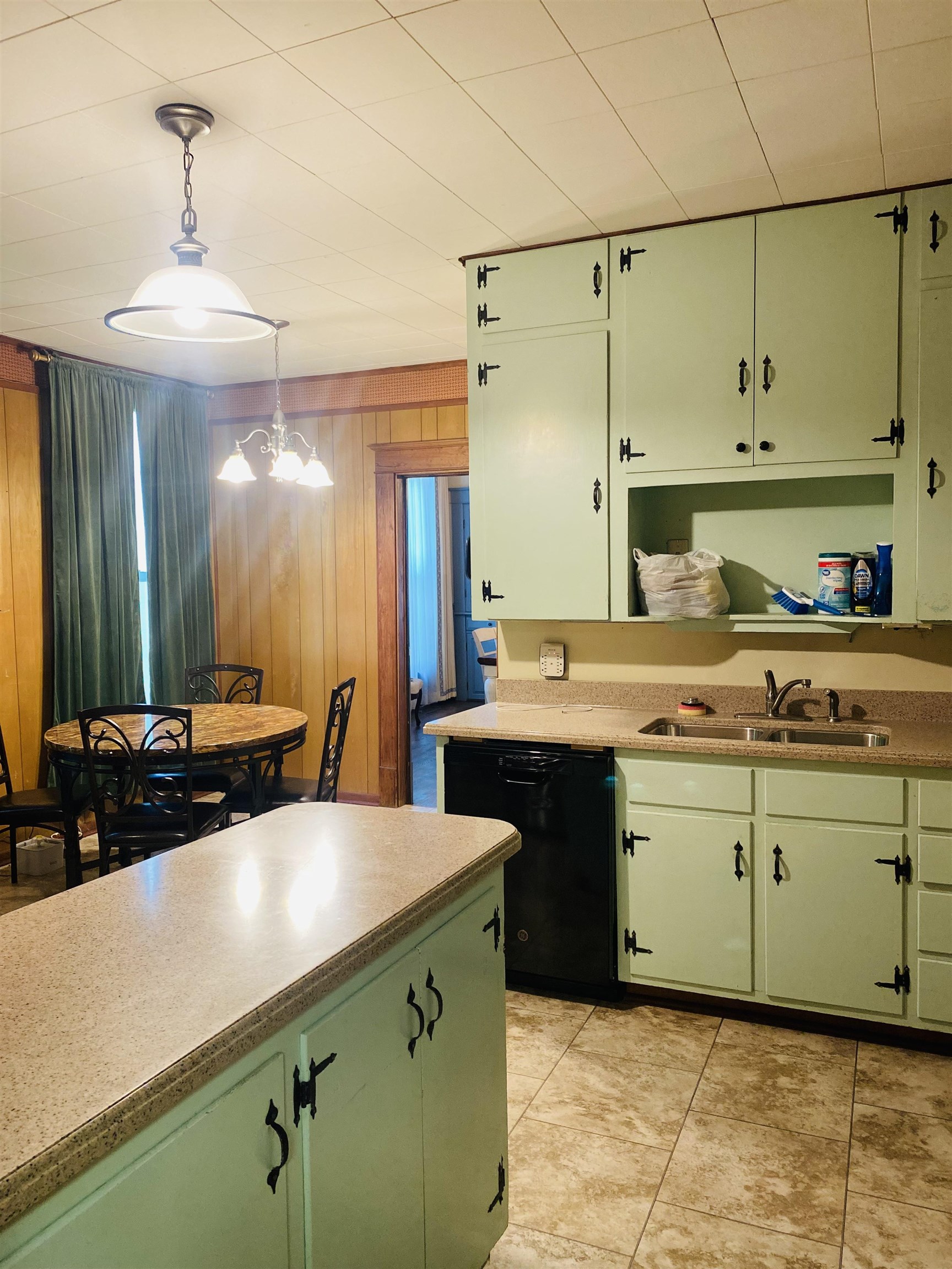 226 S Scott st, Madisonville, Kentucky 42431, 3 Bedrooms Bedrooms, ,2 BathroomsBathrooms,Single Family Residence,For Sale,S Scott st,89666