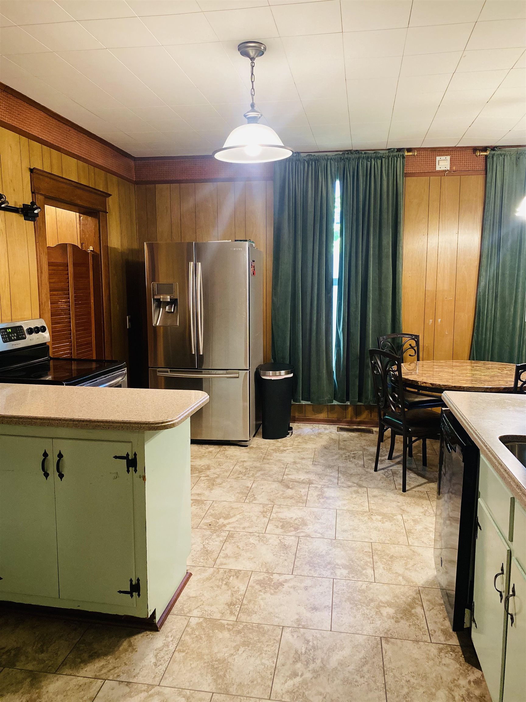 226 S Scott st, Madisonville, Kentucky 42431, 3 Bedrooms Bedrooms, ,2 BathroomsBathrooms,Single Family Residence,For Sale,S Scott st,89666