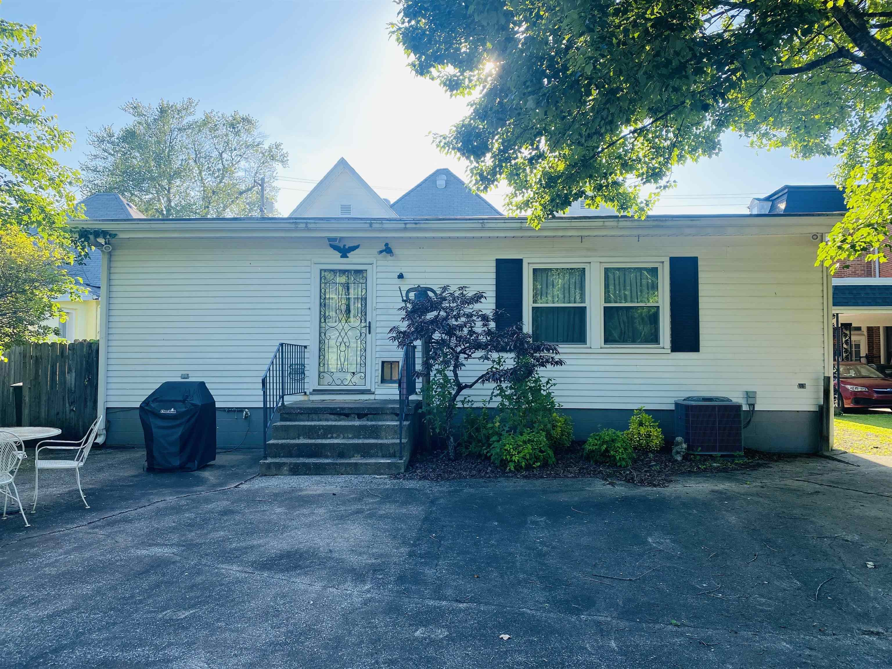 226 S Scott st, Madisonville, Kentucky 42431, 3 Bedrooms Bedrooms, ,2 BathroomsBathrooms,Single Family Residence,For Sale,S Scott st,89666