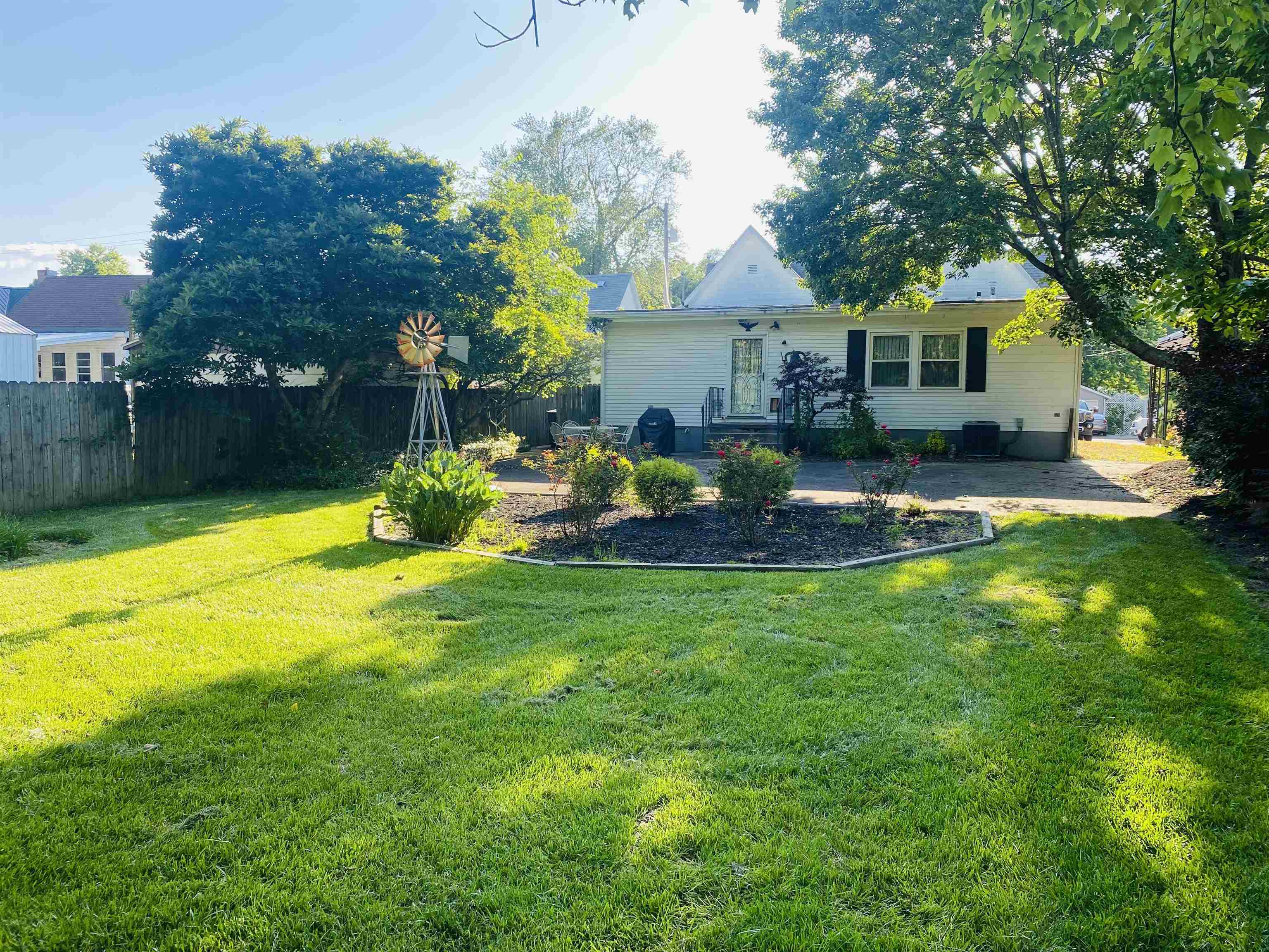 226 S Scott st, Madisonville, Kentucky 42431, 3 Bedrooms Bedrooms, ,2 BathroomsBathrooms,Single Family Residence,For Sale,S Scott st,89666