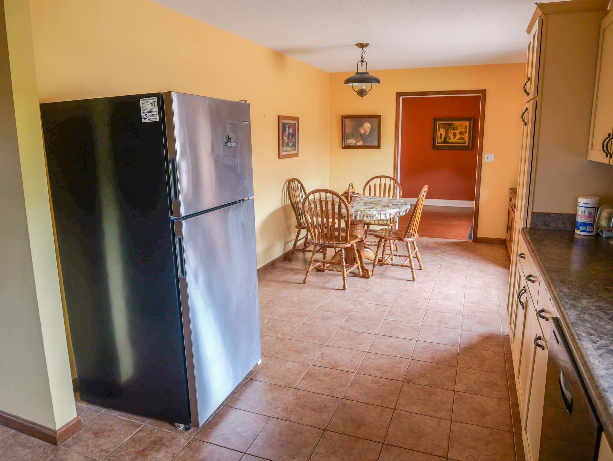 1745 College Dr, Owensboro, Kentucky 42301, 3 Bedrooms Bedrooms, ,2 BathroomsBathrooms,Single Family Residence,For Sale,College Dr,89667