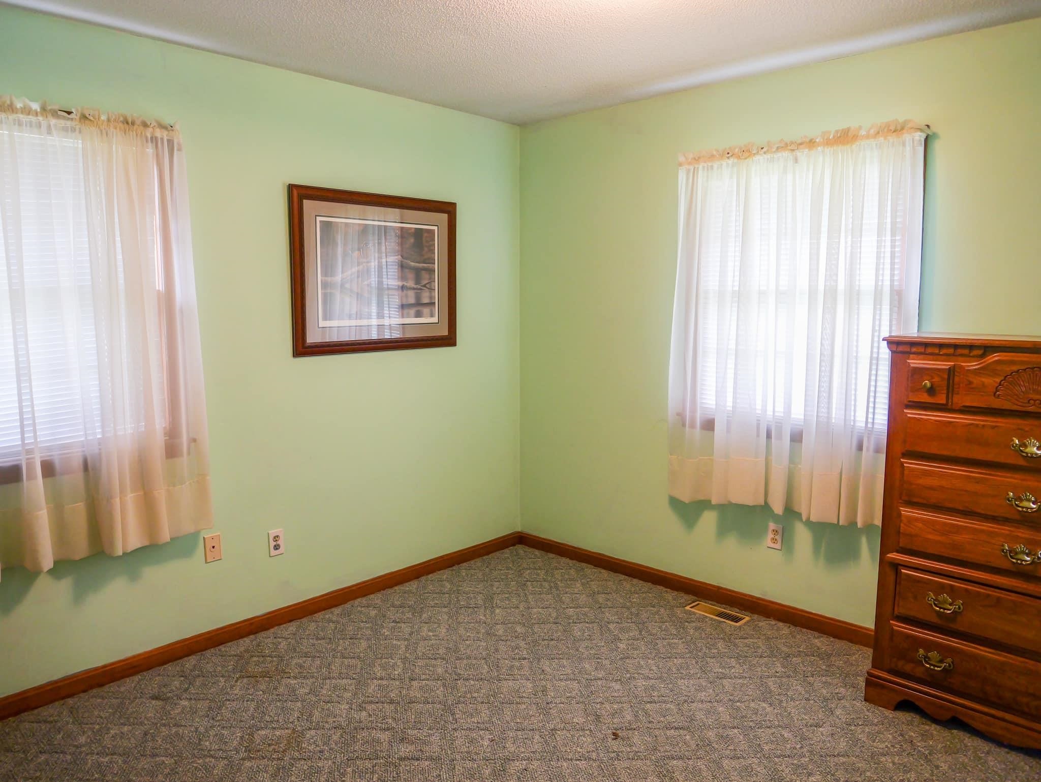 1745 College Dr, Owensboro, Kentucky 42301, 3 Bedrooms Bedrooms, ,2 BathroomsBathrooms,Single Family Residence,For Sale,College Dr,89667