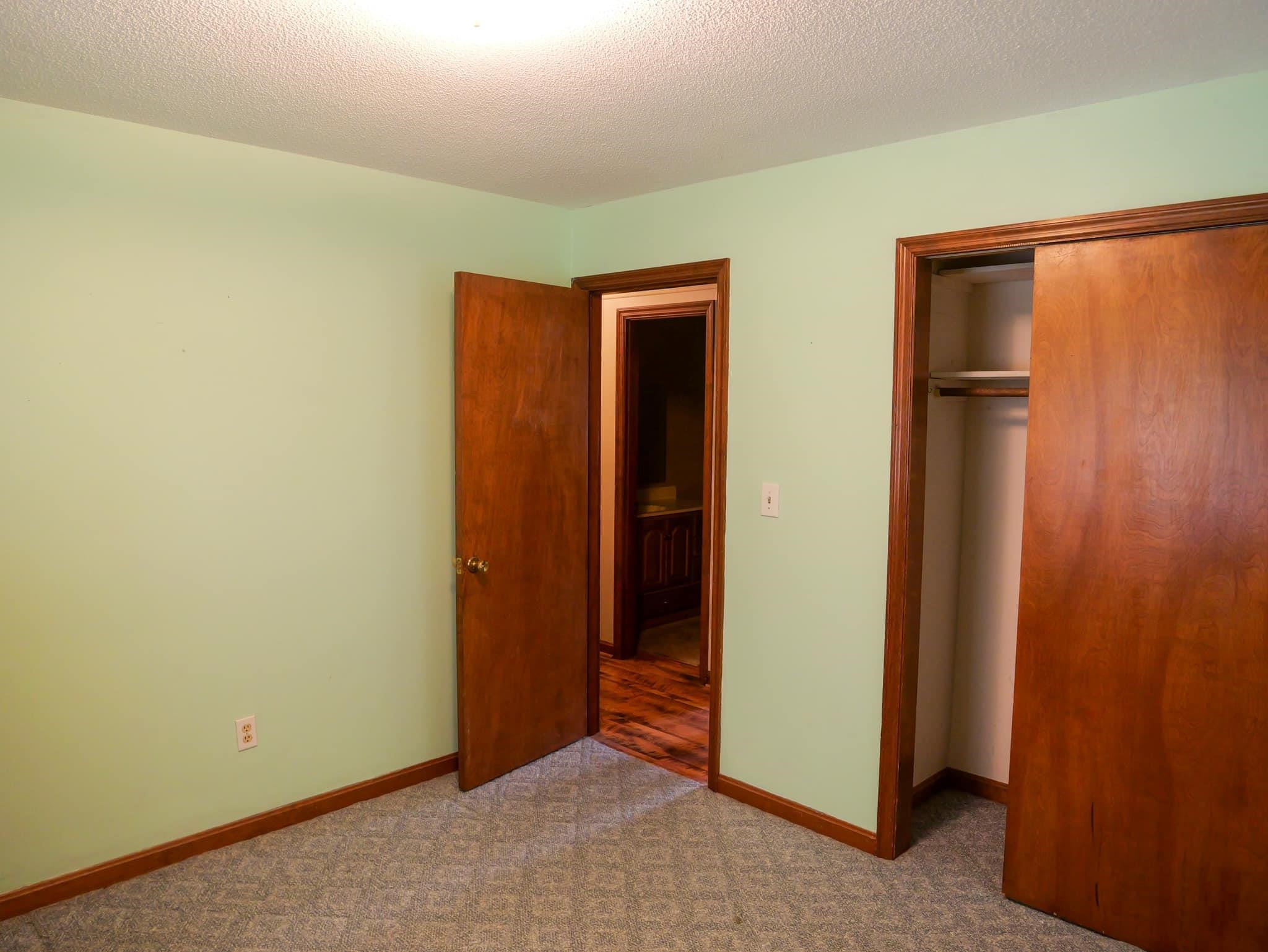 1745 College Dr, Owensboro, Kentucky 42301, 3 Bedrooms Bedrooms, ,2 BathroomsBathrooms,Single Family Residence,For Sale,College Dr,89667
