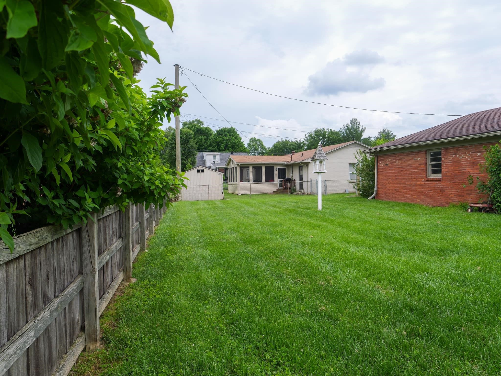 1745 College Dr, Owensboro, Kentucky 42301, 3 Bedrooms Bedrooms, ,2 BathroomsBathrooms,Single Family Residence,For Sale,College Dr,89667