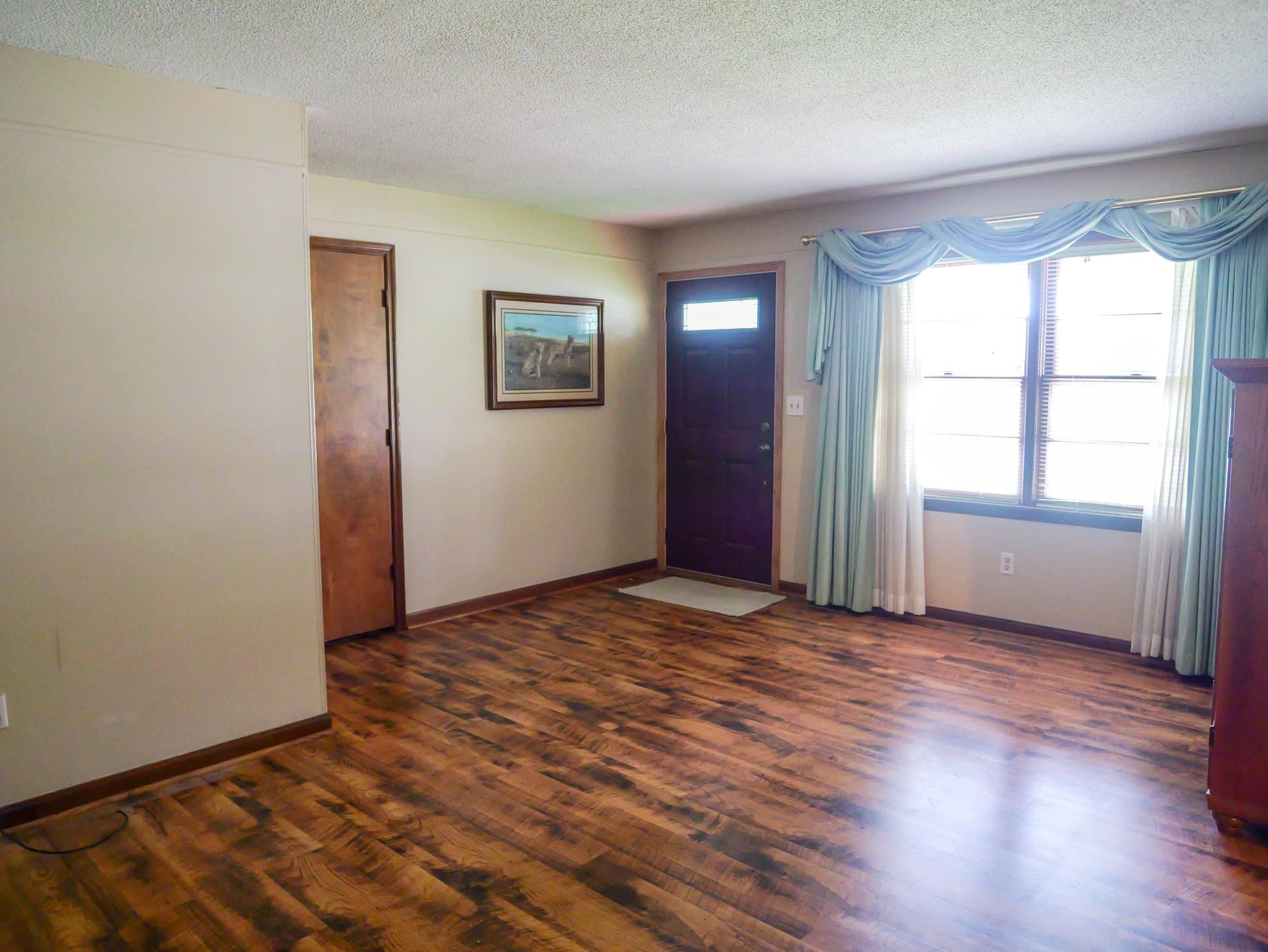 1745 College Dr, Owensboro, Kentucky 42301, 3 Bedrooms Bedrooms, ,2 BathroomsBathrooms,Single Family Residence,For Sale,College Dr,89667