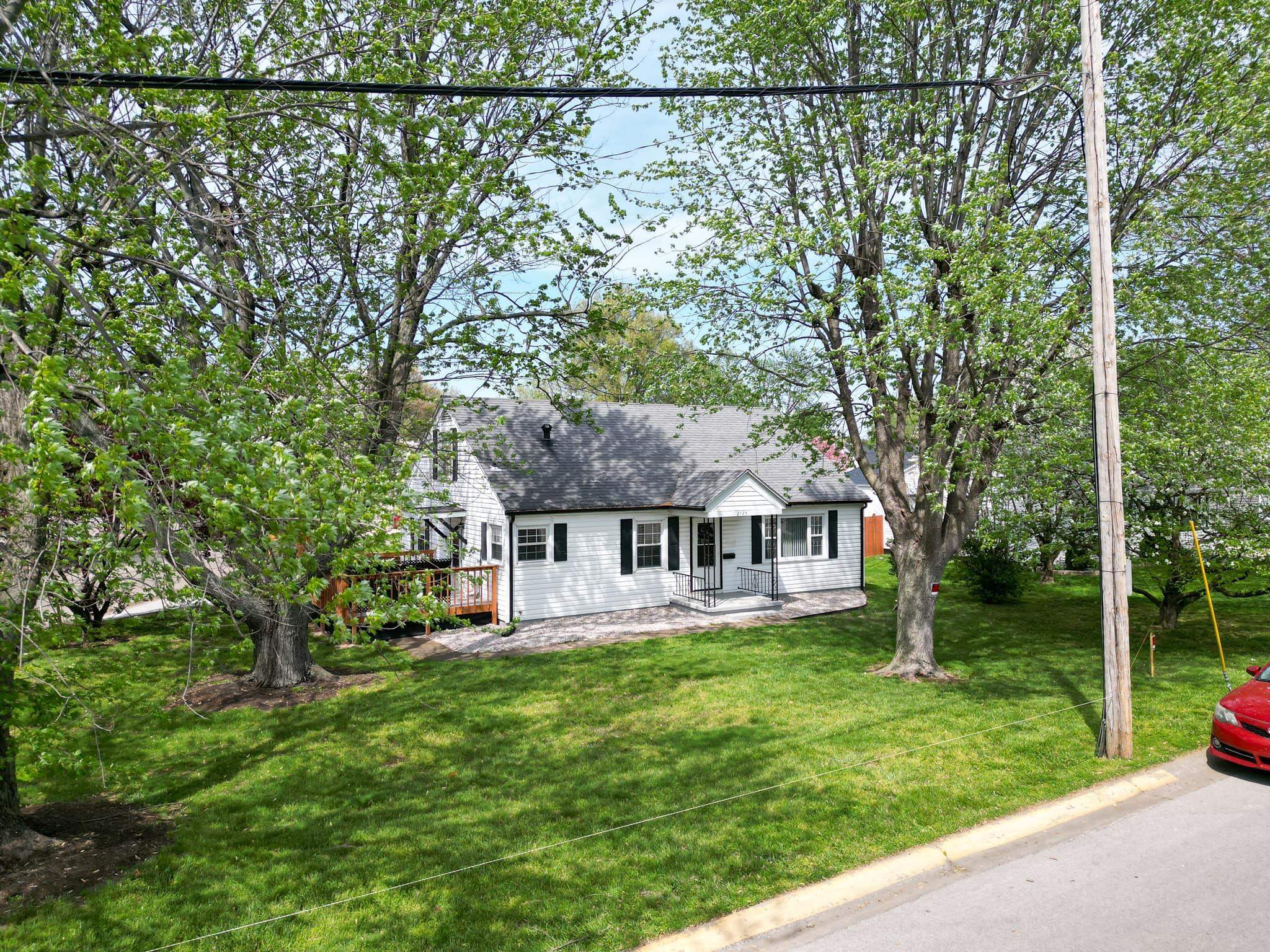 2725 Bittel Road, Owensboro, Kentucky 42301, 2 Bedrooms Bedrooms, ,1 BathroomBathrooms,Single Family Residence,For Sale,Bittel Road,89668