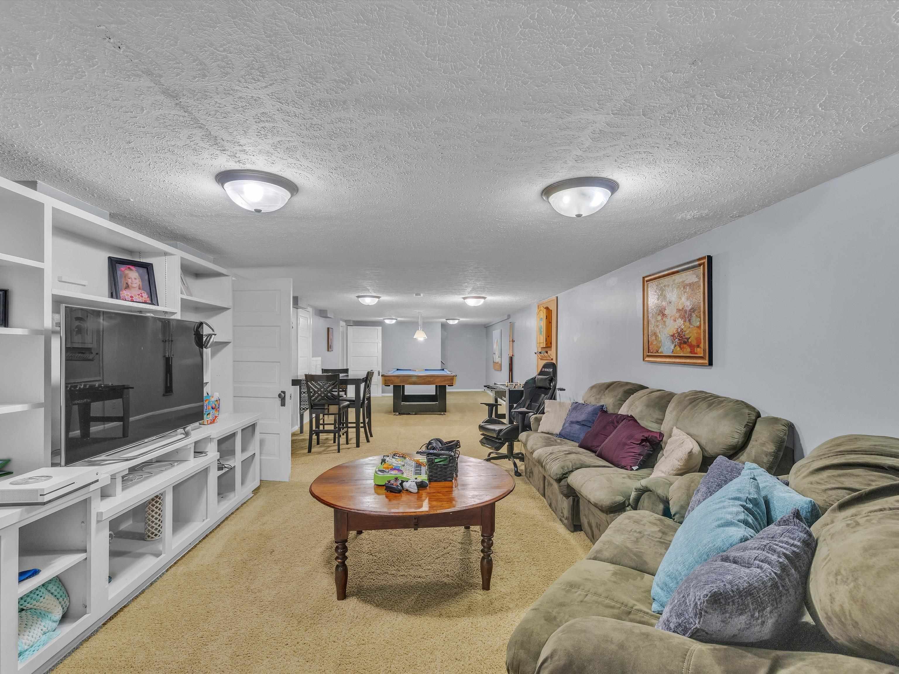8960 U.S. Highway 231, Utica, Kentucky 42376, 5 Bedrooms Bedrooms, ,3 BathroomsBathrooms,Single Family Residence,For Sale,U.S. Highway 231,89678